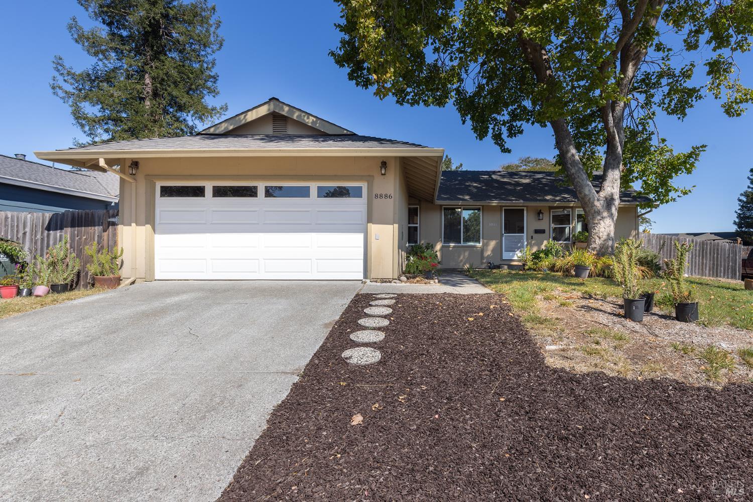 8886 Lancaster Drive — photo