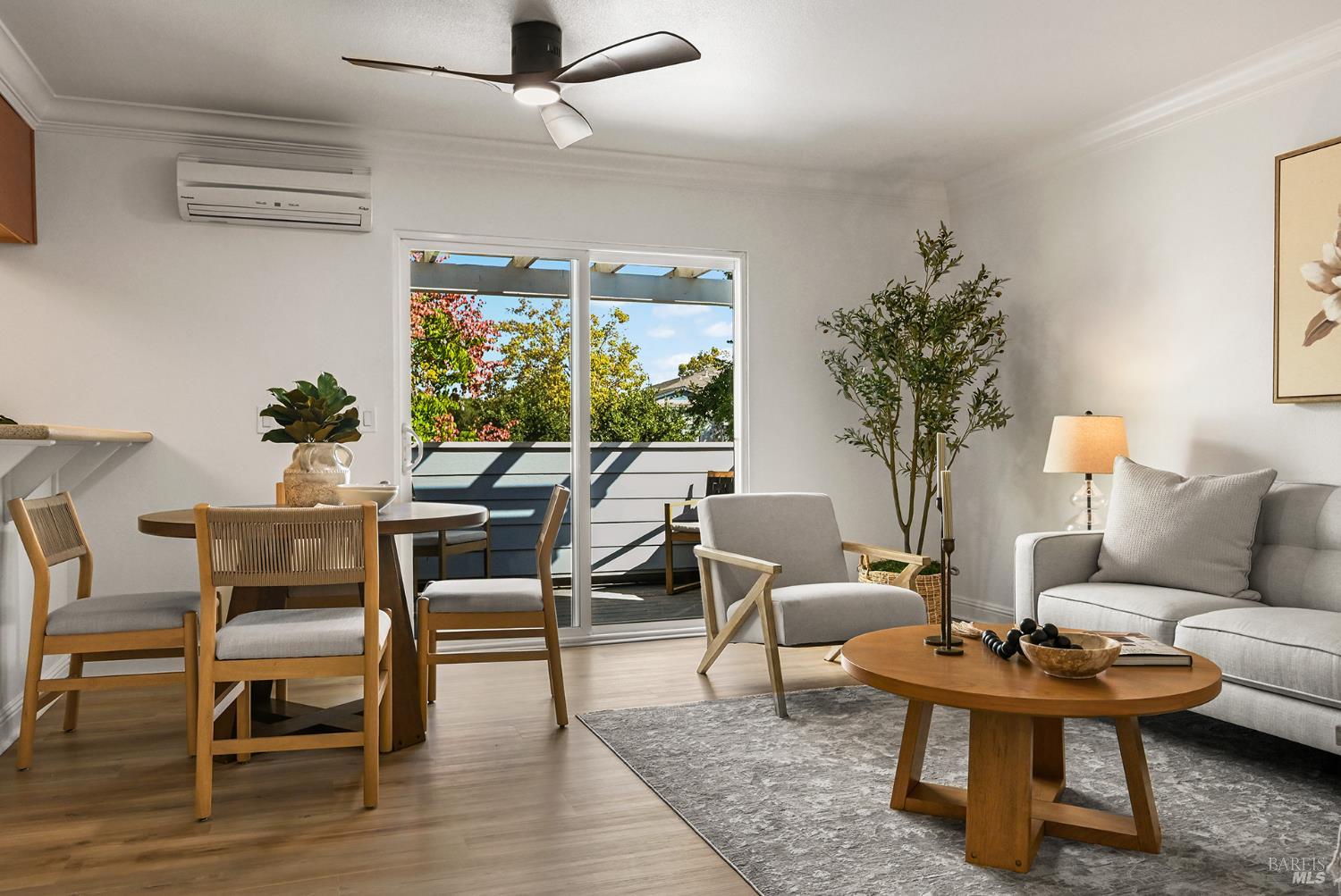 225 Burt Street Unit 17 — photo