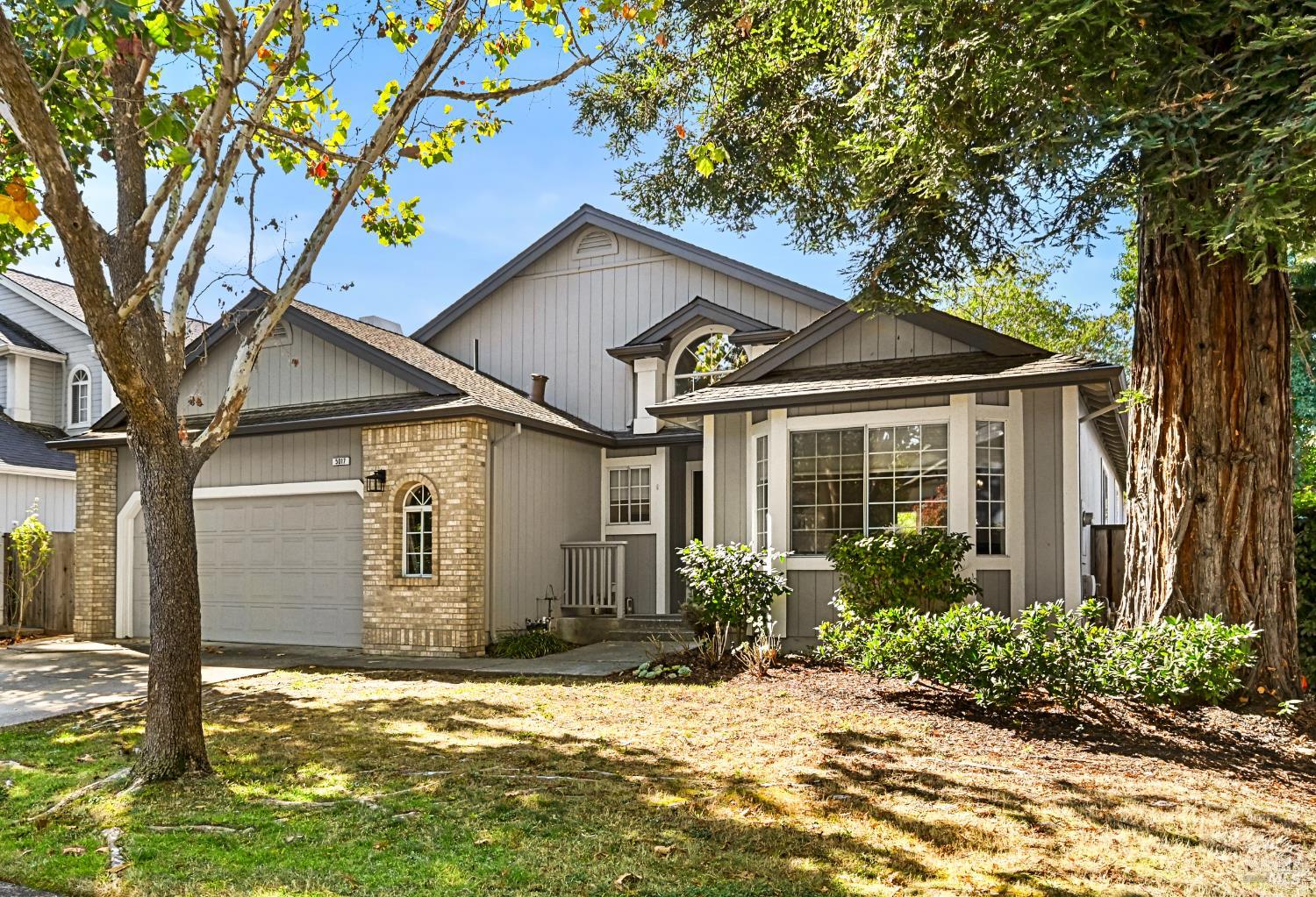 5017 Deerwood Drive — photo