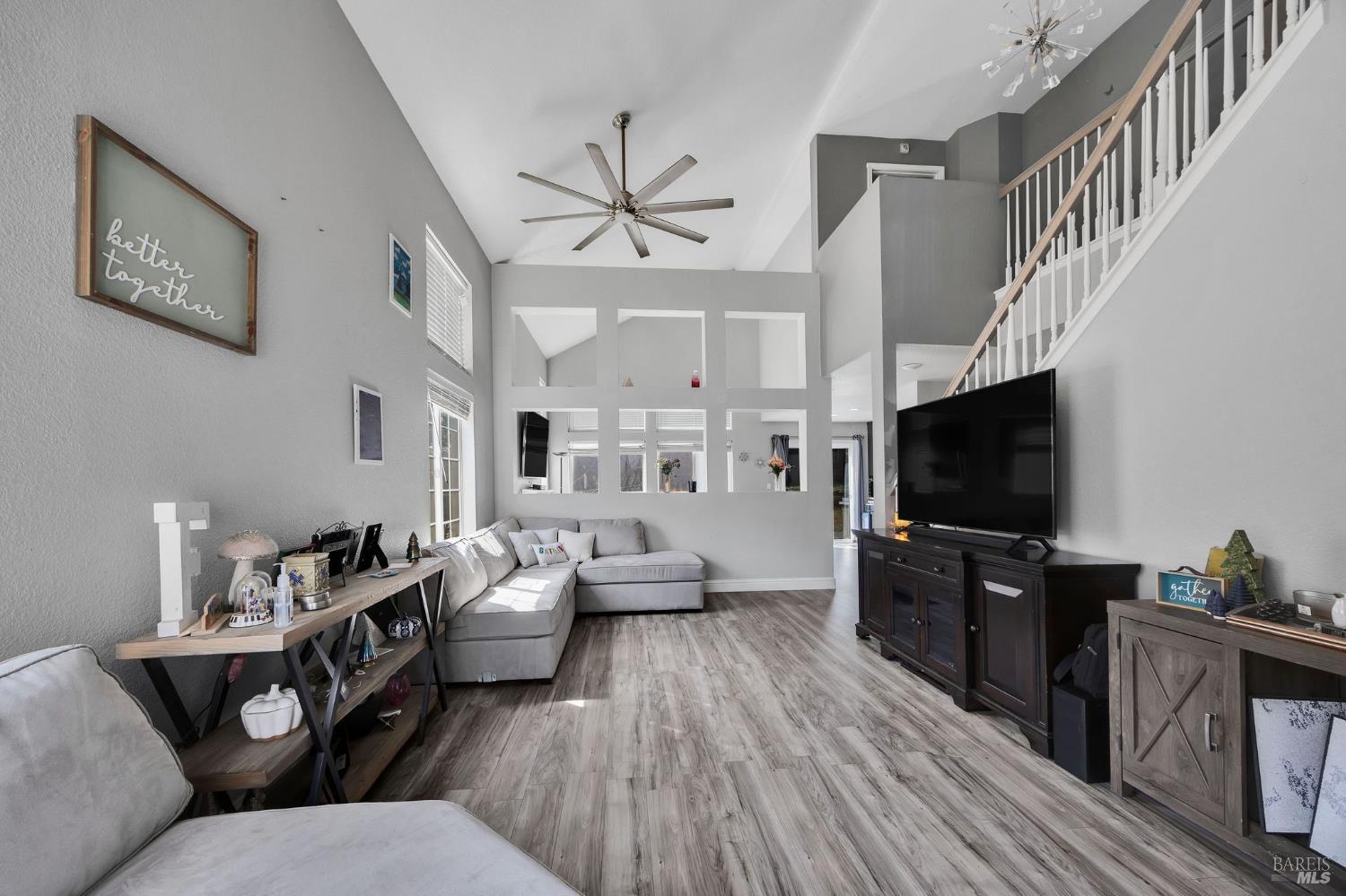 1093 Cloverbrook Circle — photo