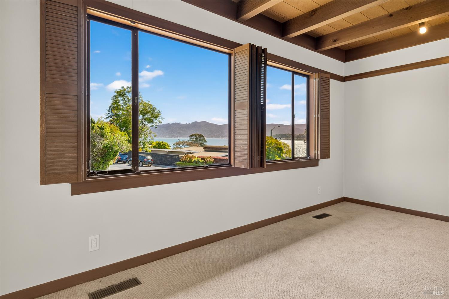 547 Virginia Drive — photo