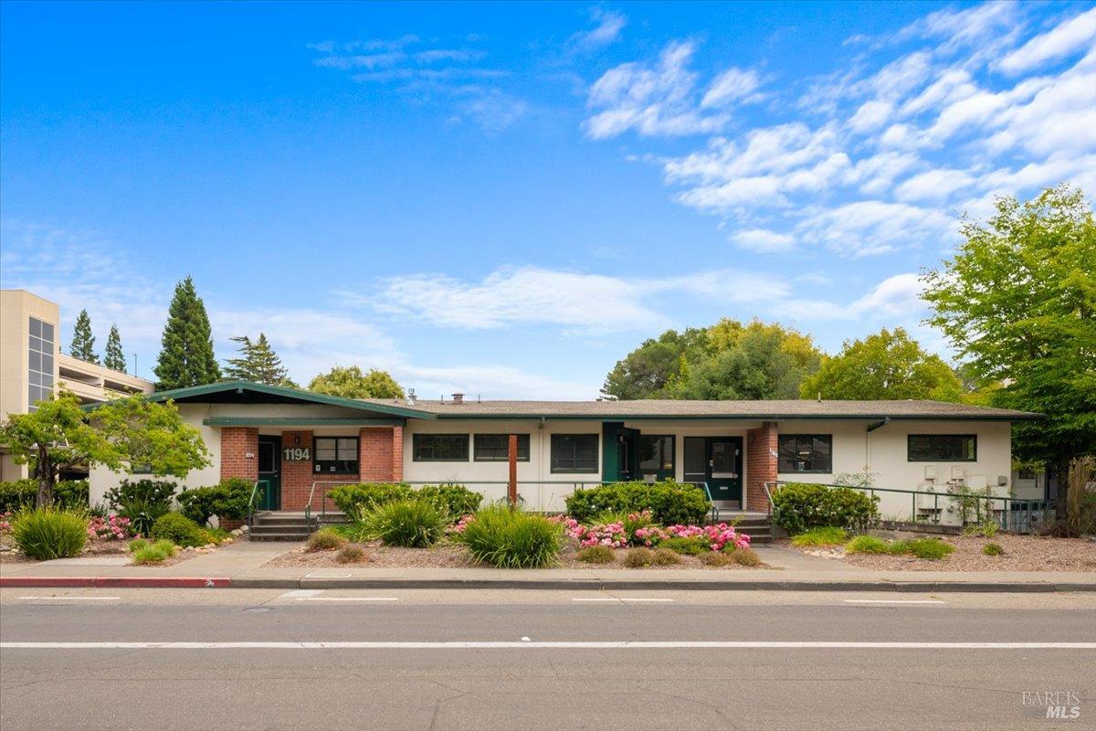 1190 Montgomery Drive — photo
