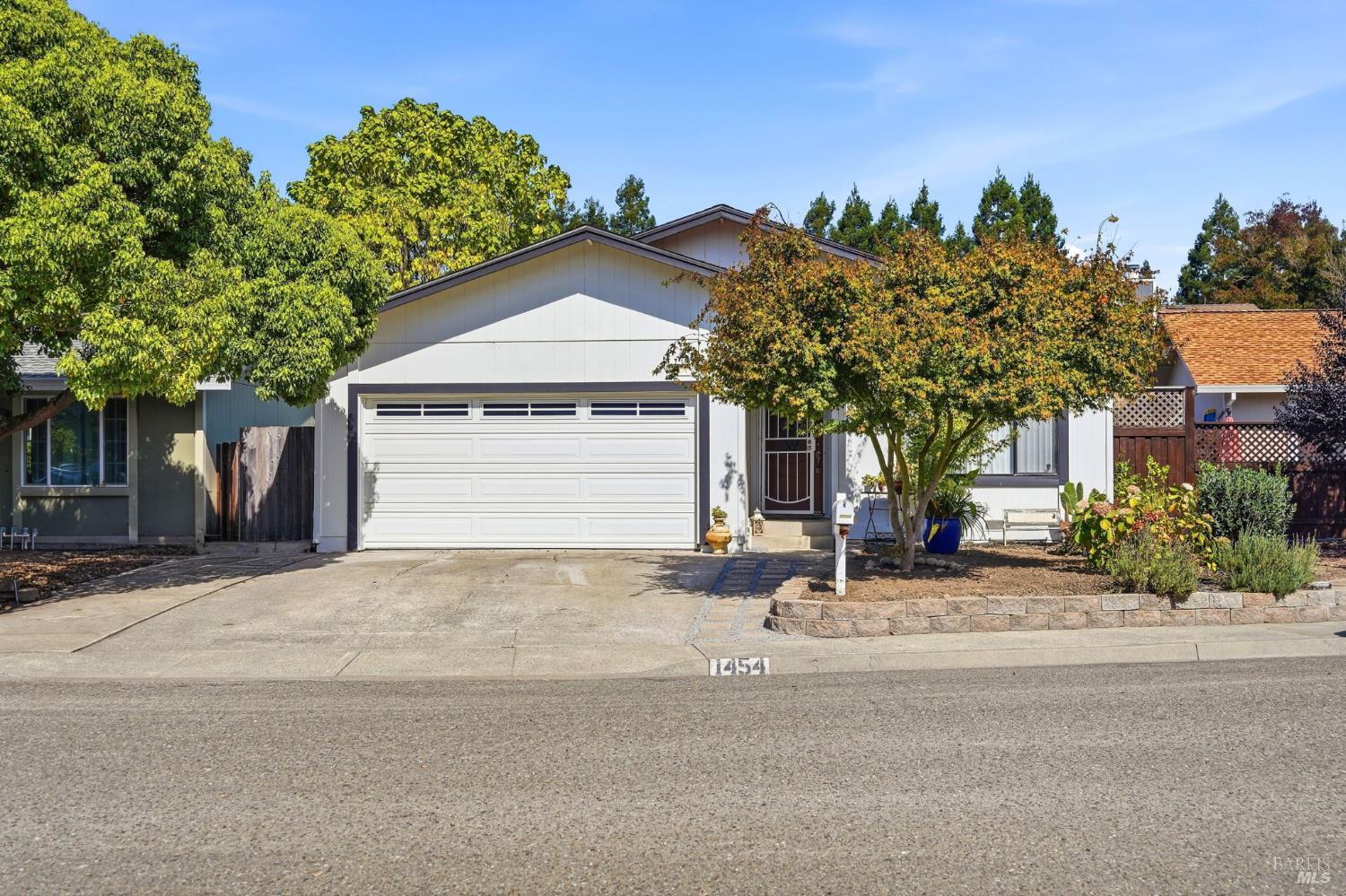 1454 Gregory Court — photo