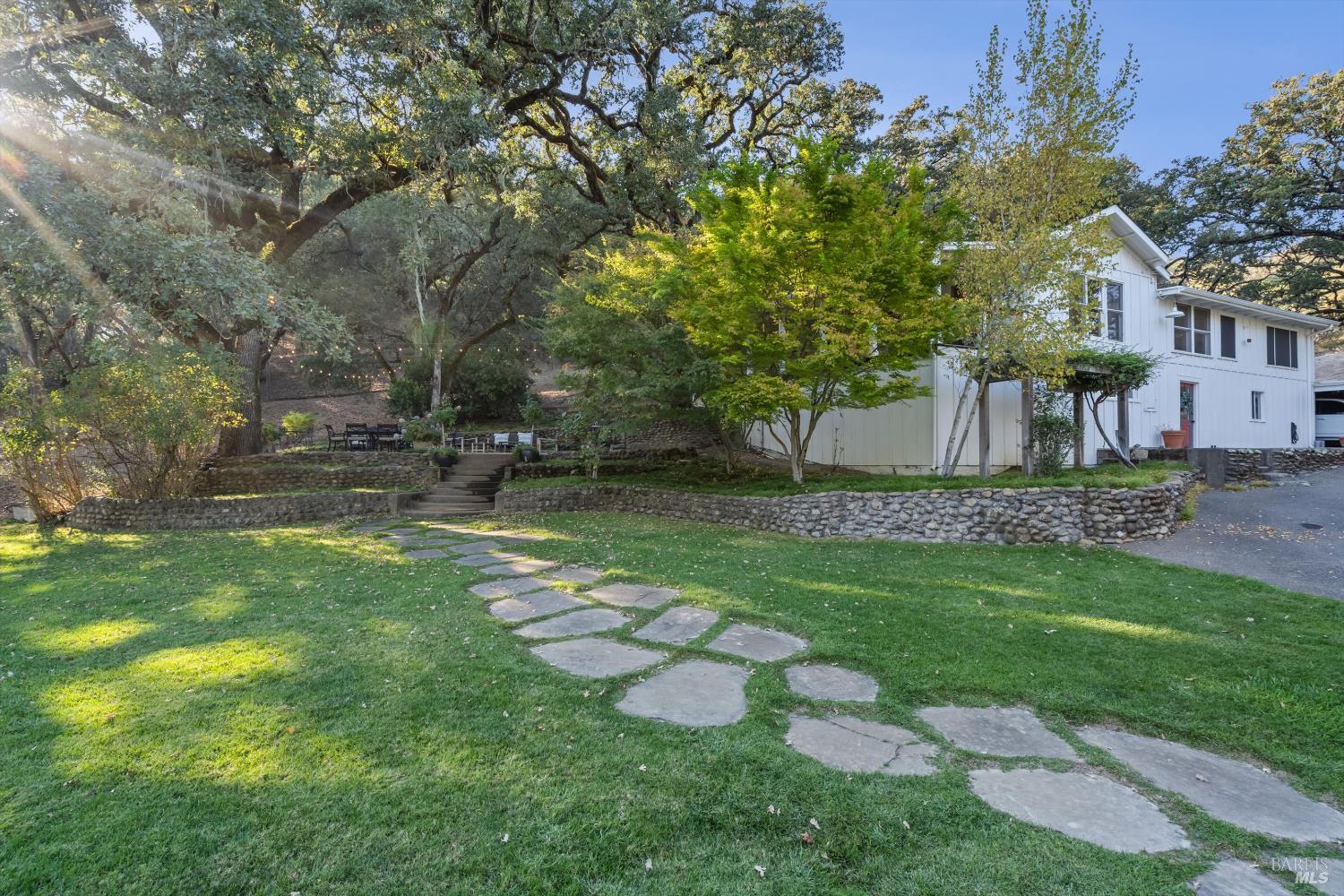 2611 Leslie Road — photo