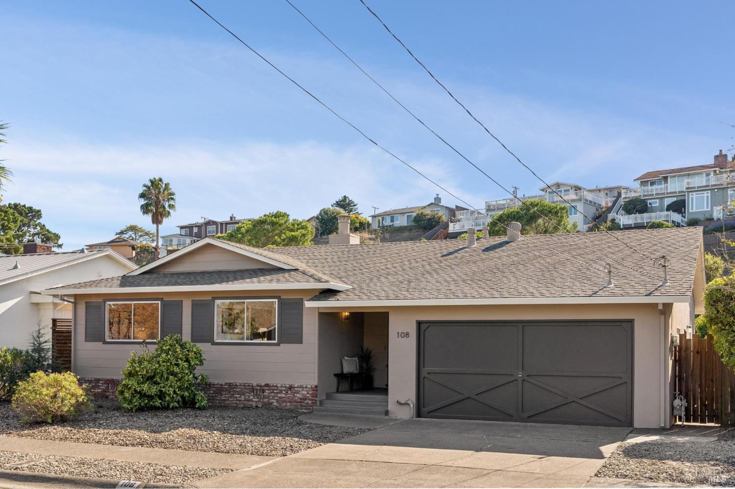 108 Lakeside Drive — photo