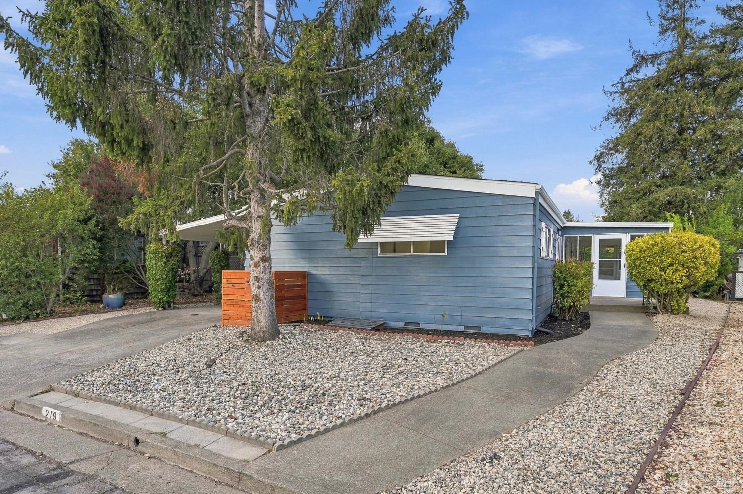 219 Monarch Court — photo