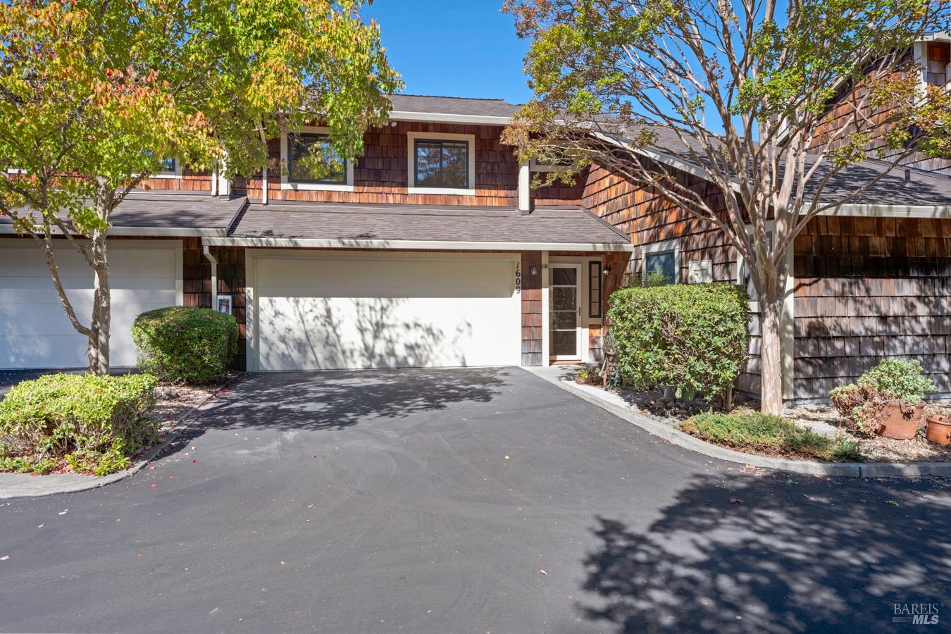 1609 Monroe Court — photo