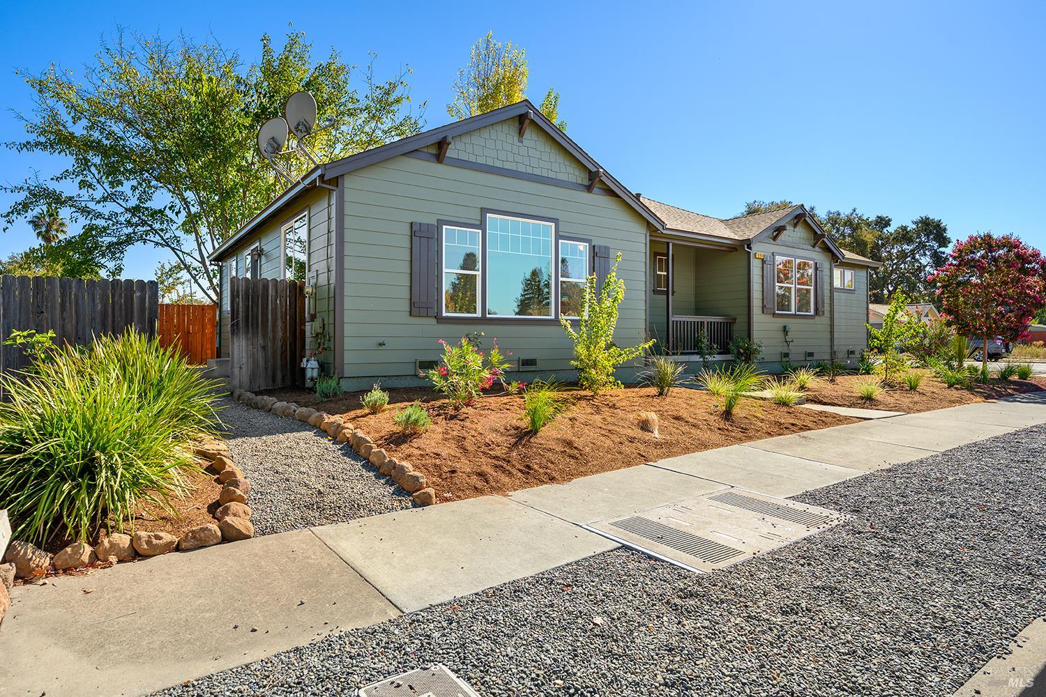 990 Keegan Drive — photo