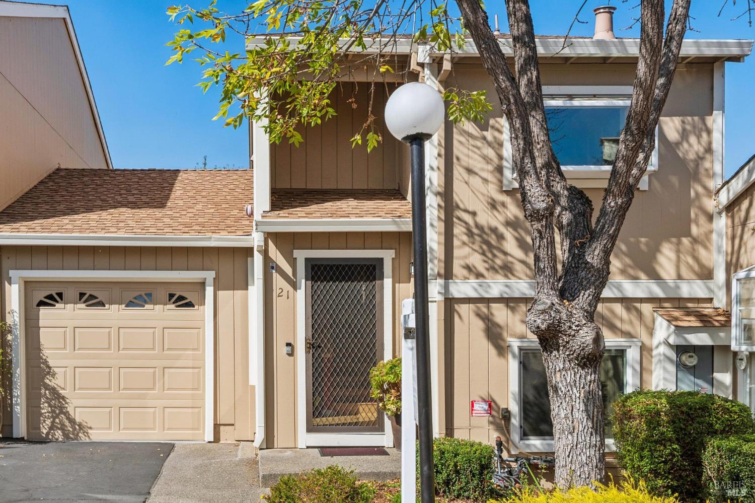 21 Acorn Circle — photo