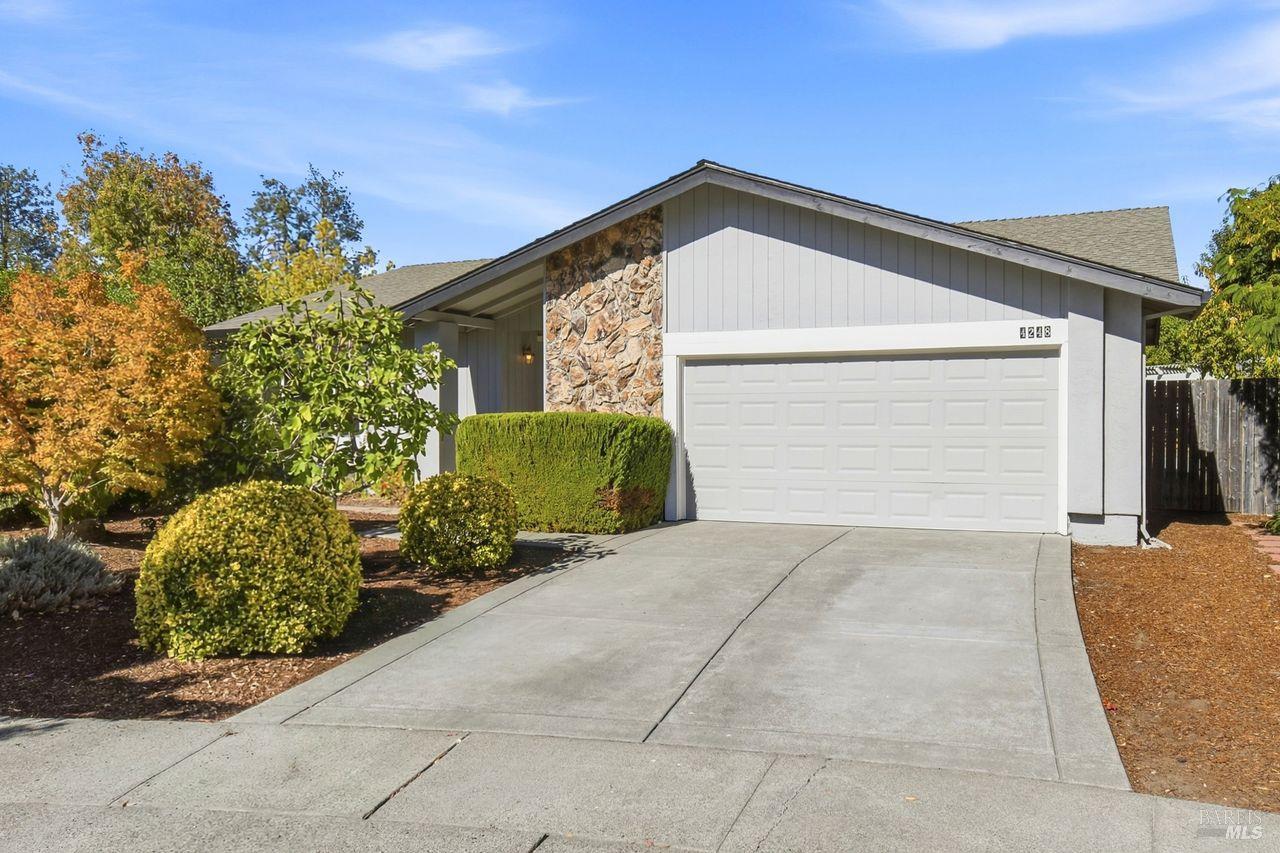 4248 Leafwood Circle E — photo