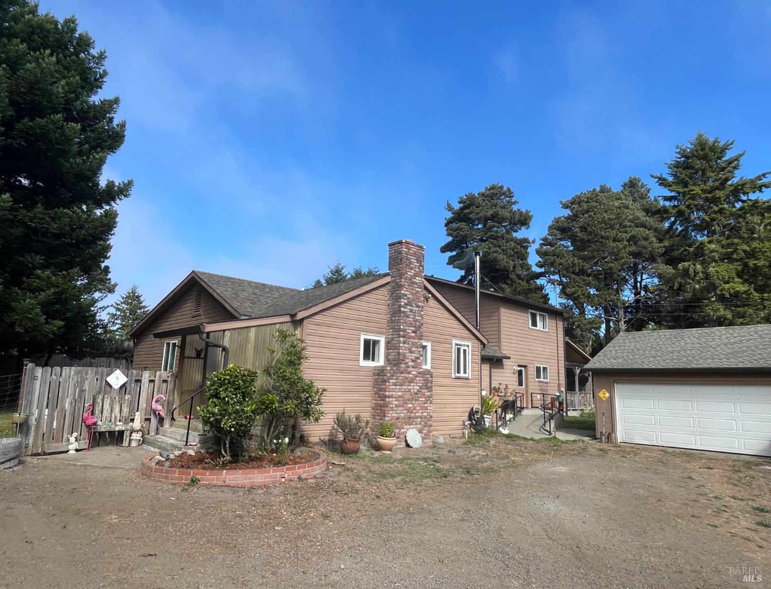 18801 Lahmon Lane — photo
