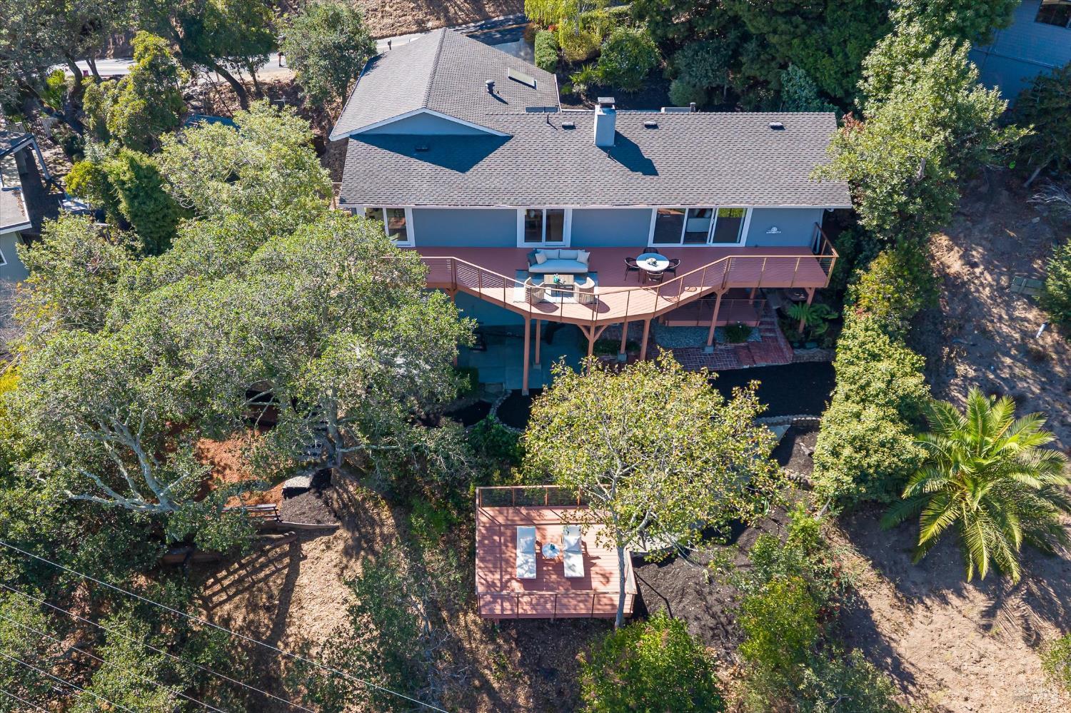 250 Los Cerros Drive — photo