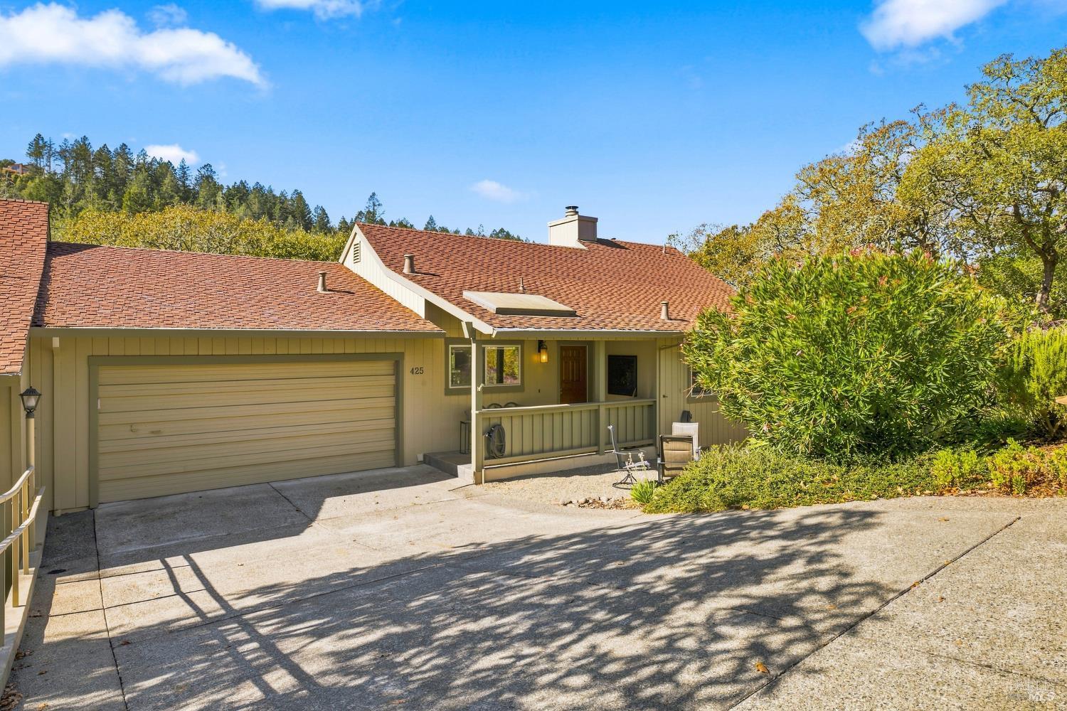 425 Singing Woods Place — photo