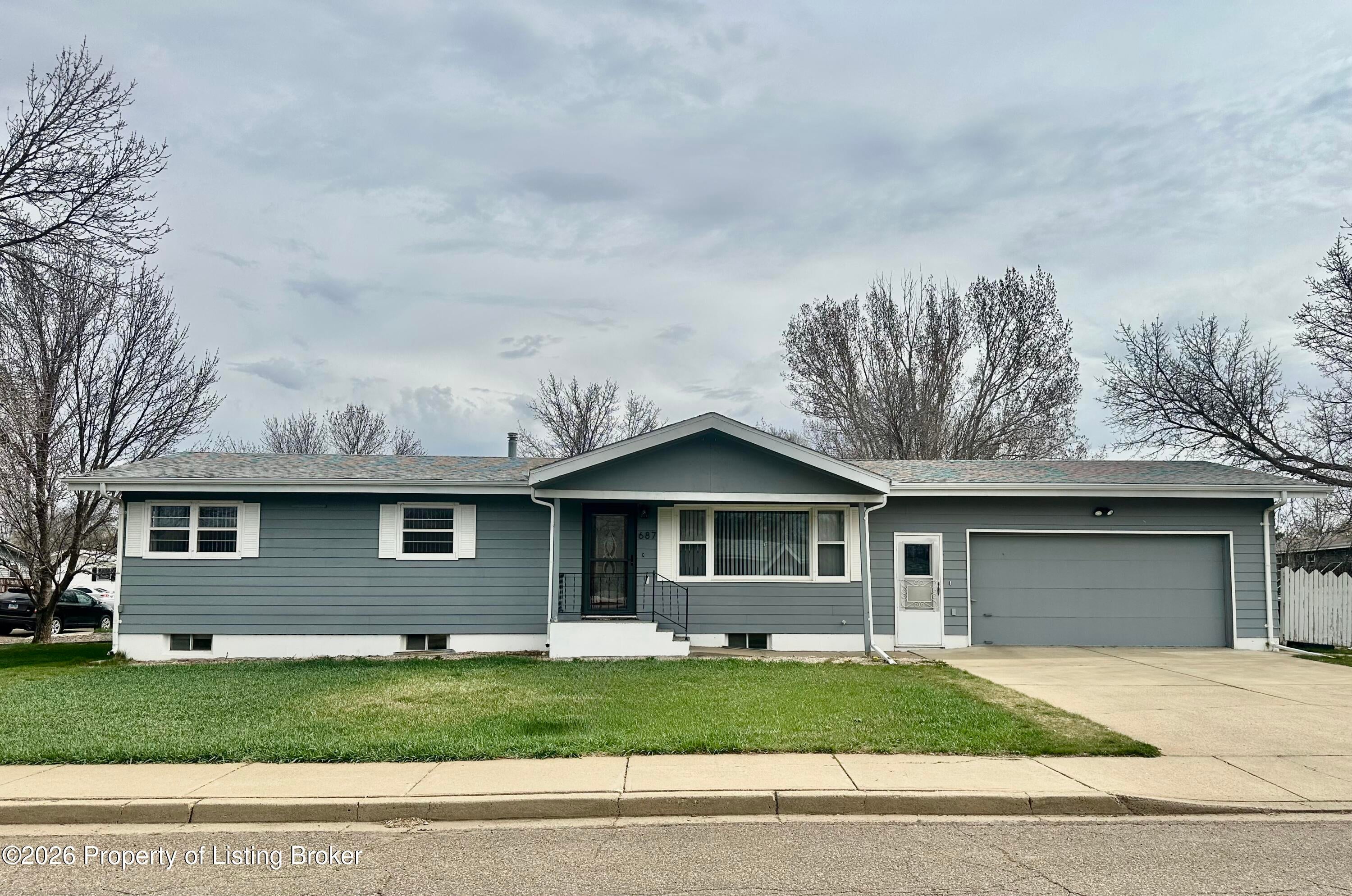 687 Custer Street — photo