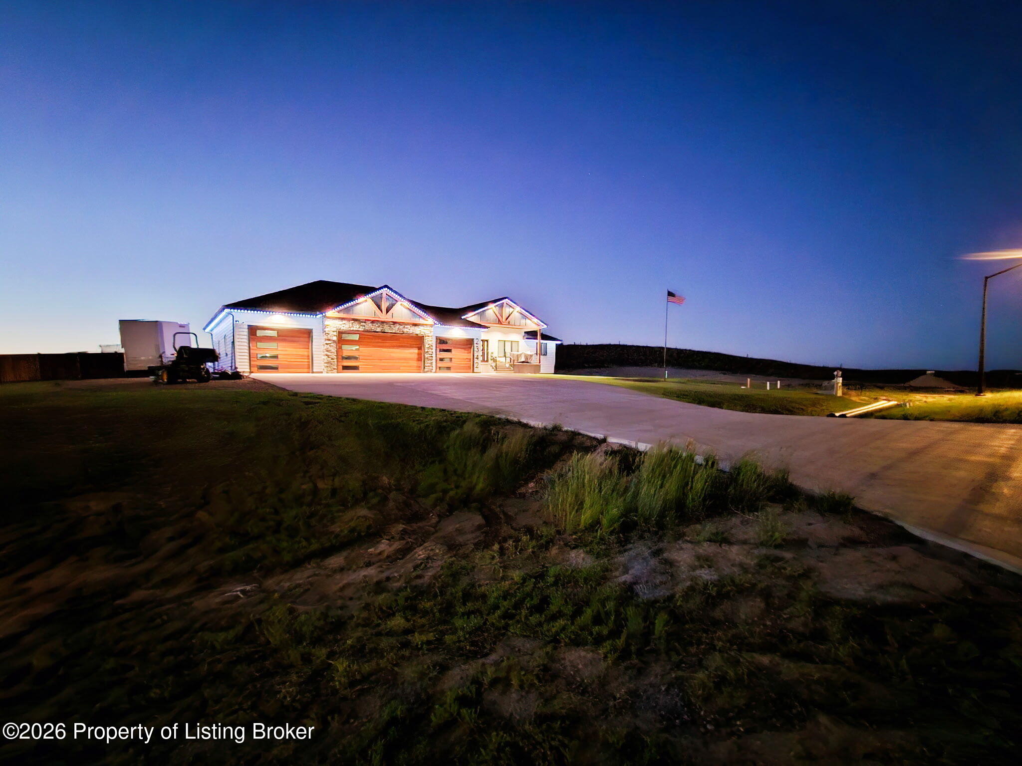 2342 Acres Drive — photo
