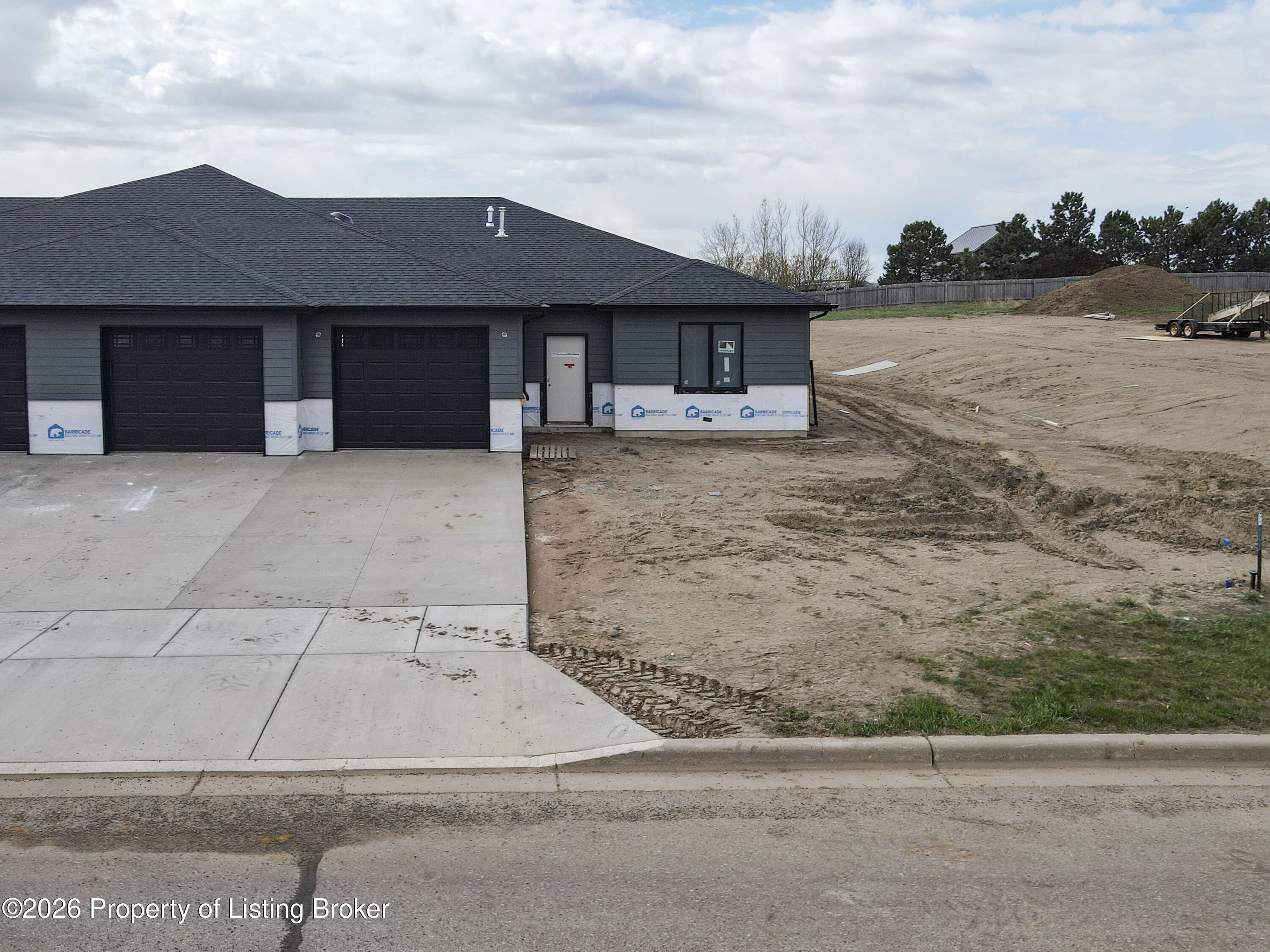 1631 Marilyn Way — photo