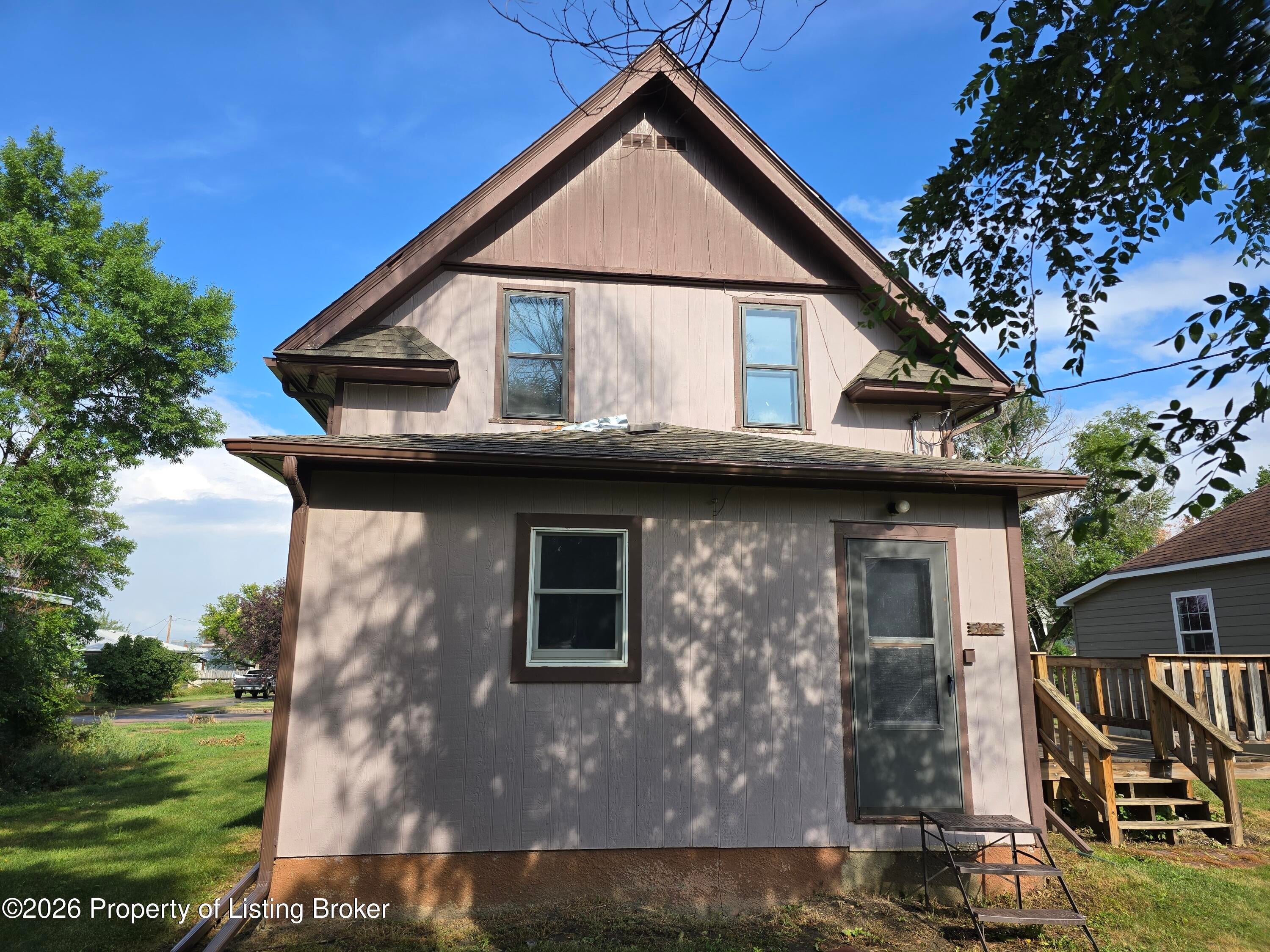 307 3rd Avenue W, Lemmon, SD 57638 — photo 2
