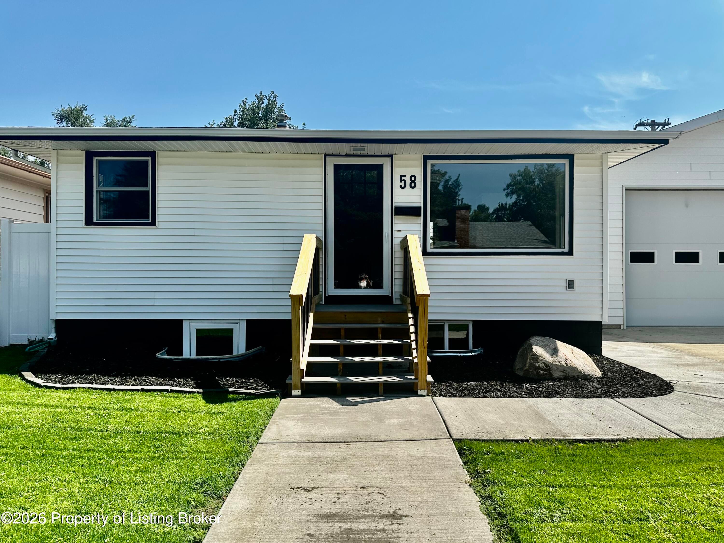 58 B Avenue E — photo