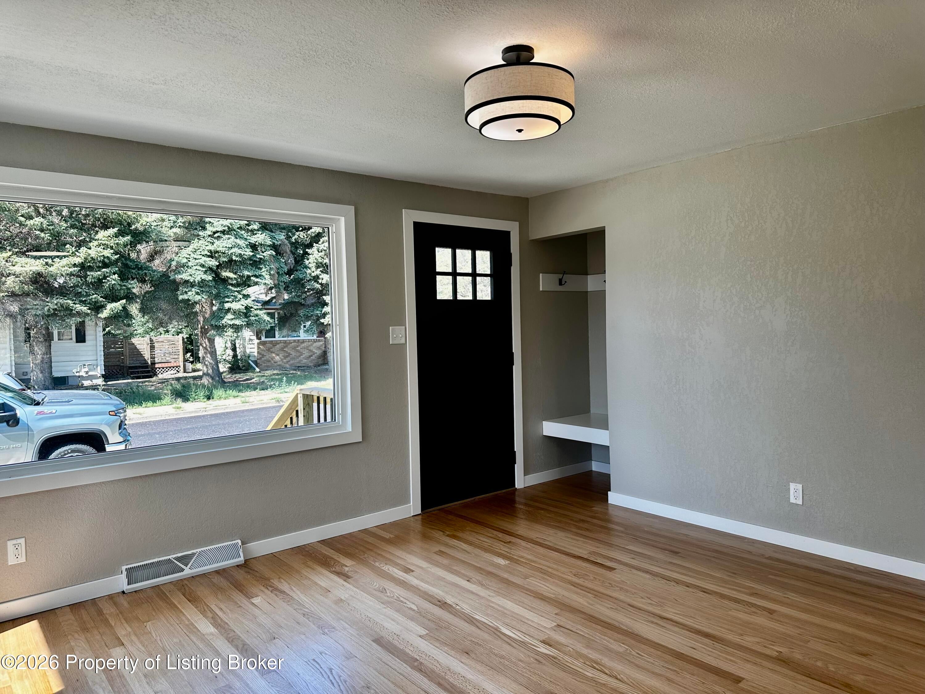 58 B Avenue E, Dickinson, ND 58601 — photo 3