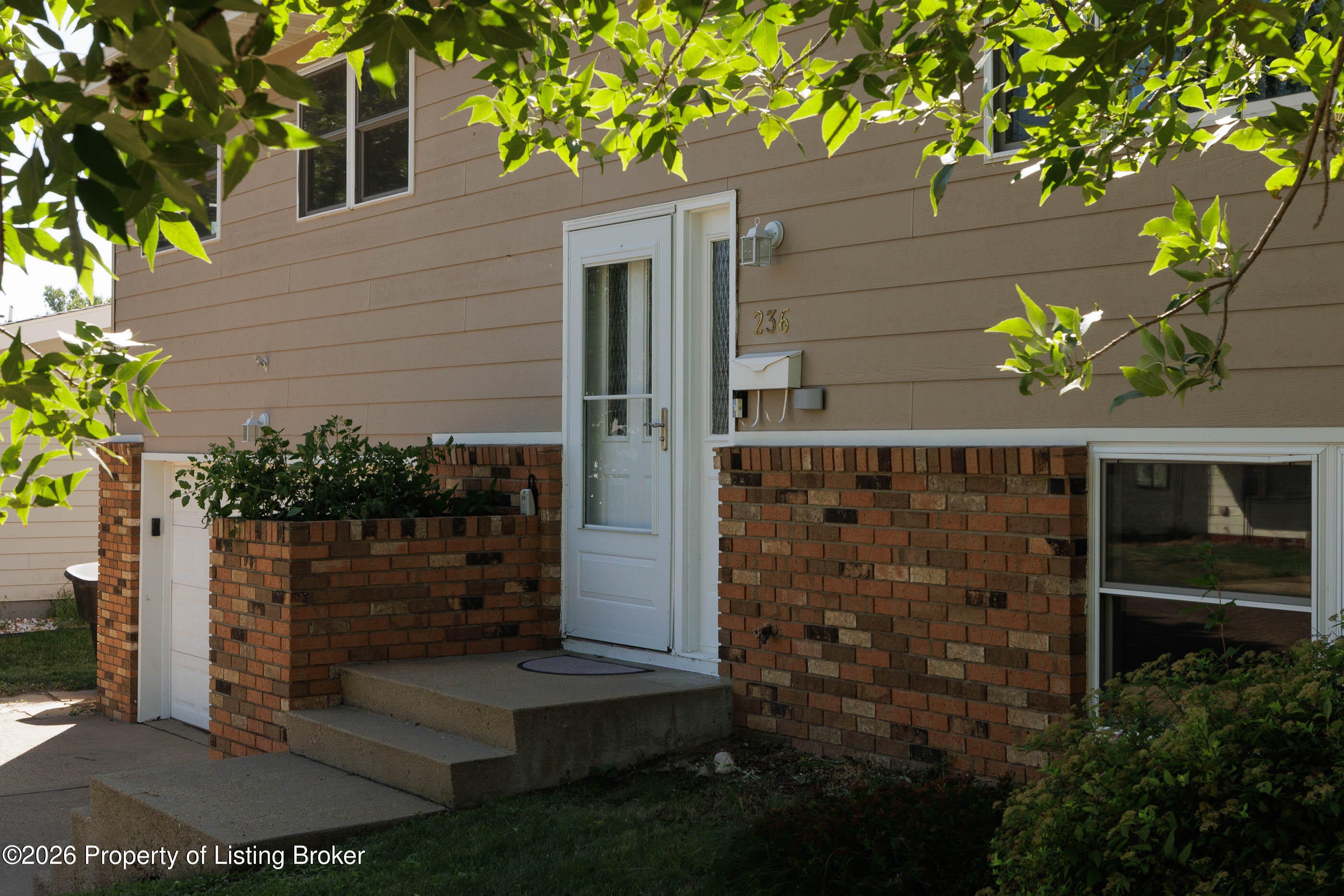 236 8th Street E, Dickinson, ND 58601 — photo 3