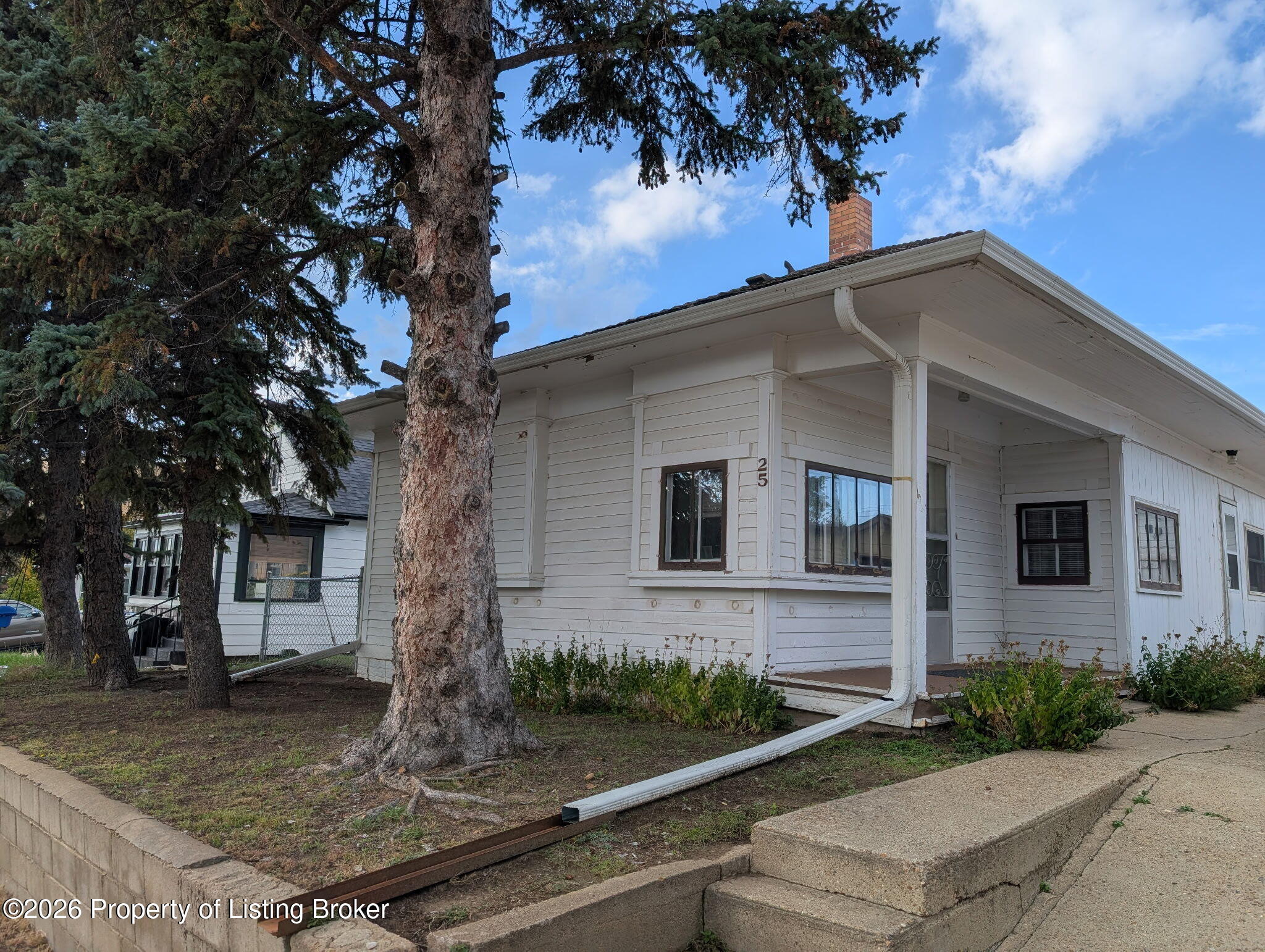 25 7th Street E, Dickinson, ND 58601 — photo 2
