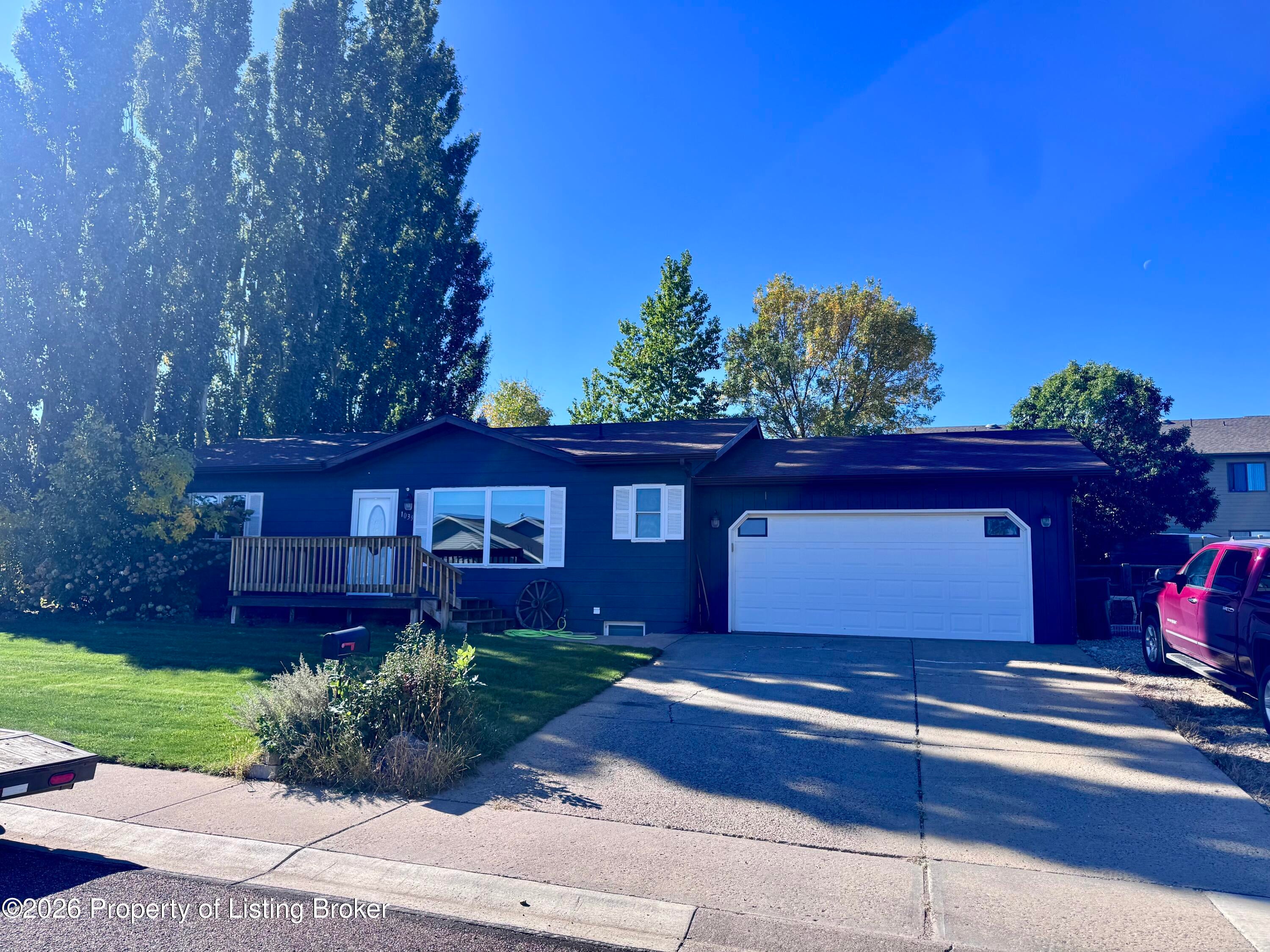 1039 Fir Avenue — photo