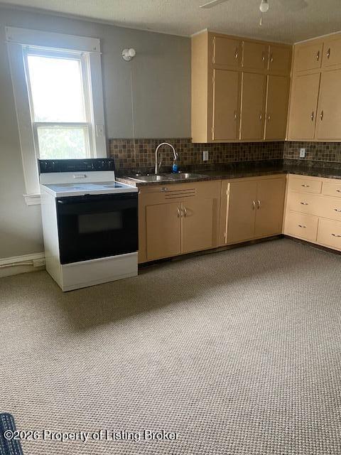 17 9th Street E, Dickinson, ND 58601 — photo 2