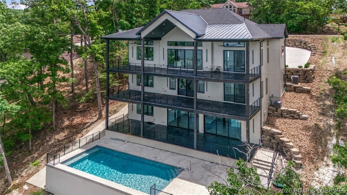957 Grand View Drive — photo