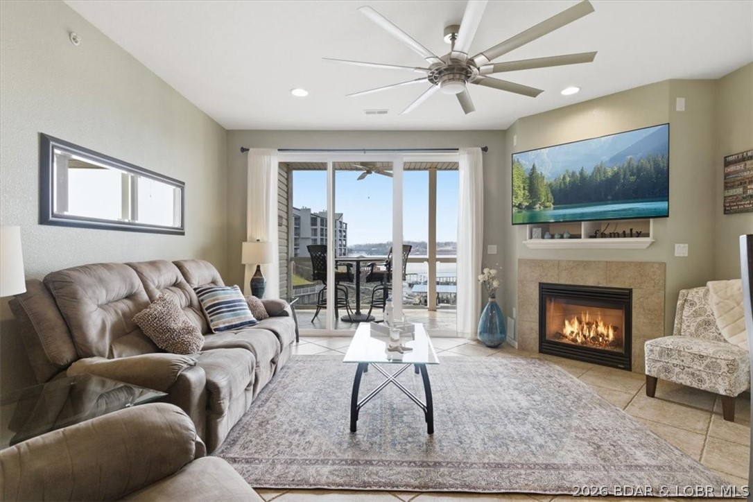1215 Lands End Parkway 625 — photo