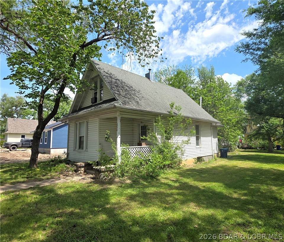 214 S Grand Avenue — photo