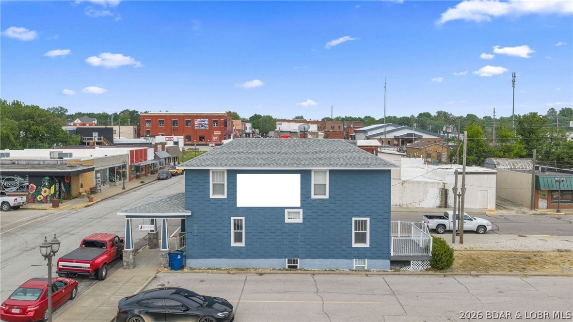 302 S Maple Street — photo