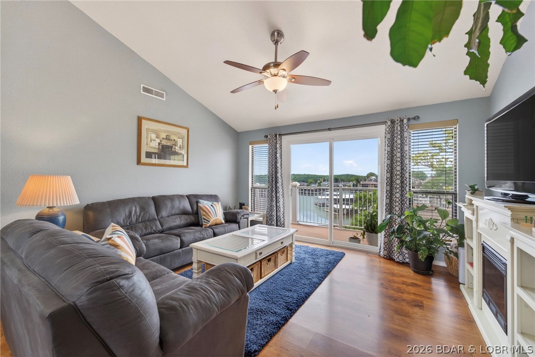 5079 Aqua Drive Unit 2E — photo