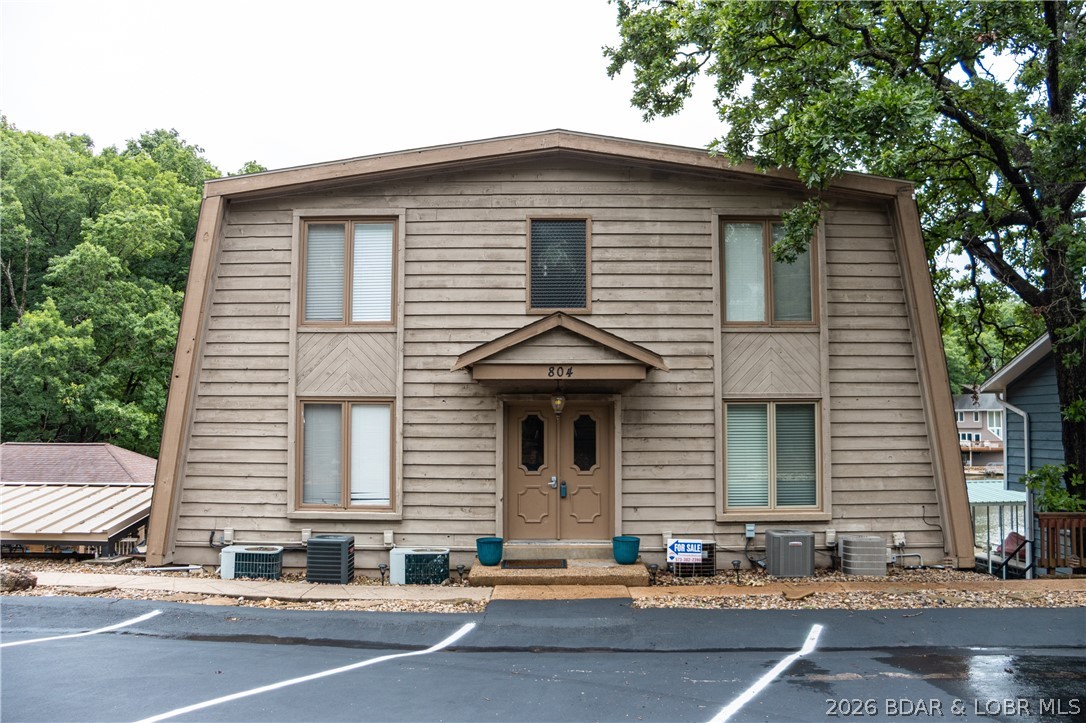 804 Manor Circle C — photo