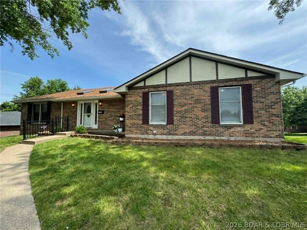 2200 West Edgewood Drive — photo