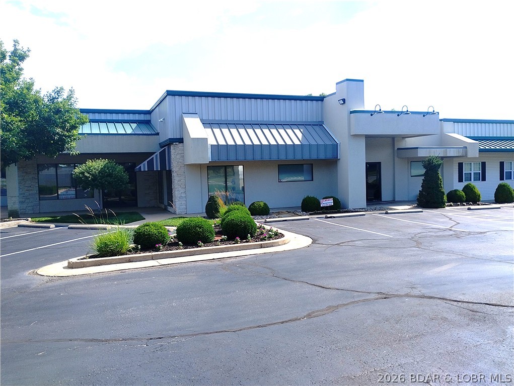 5513 Osage Beach Parkway — photo