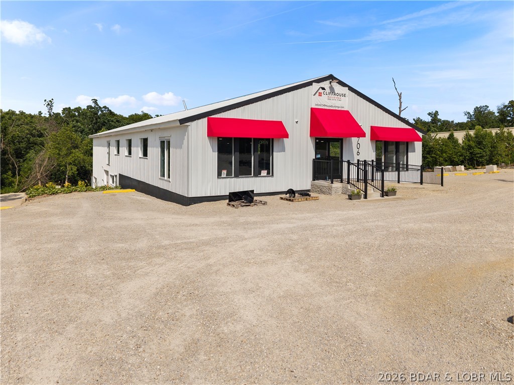 706 N Main Street — photo