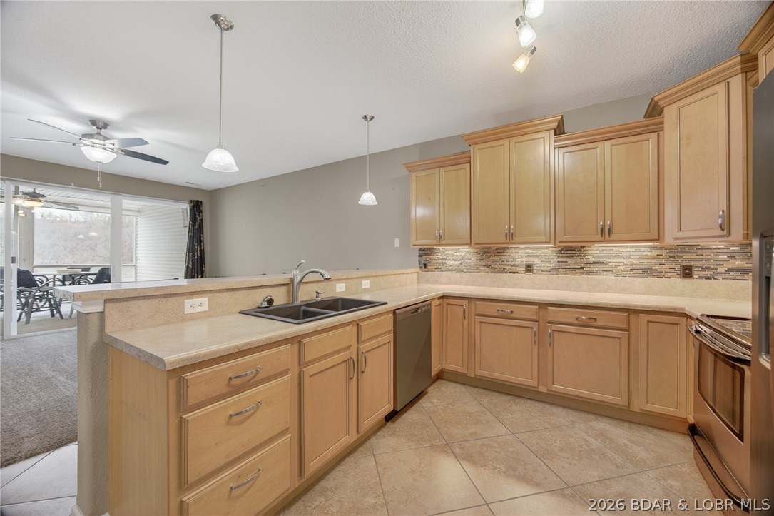 186 Sunset Palms Drive 3K — photo