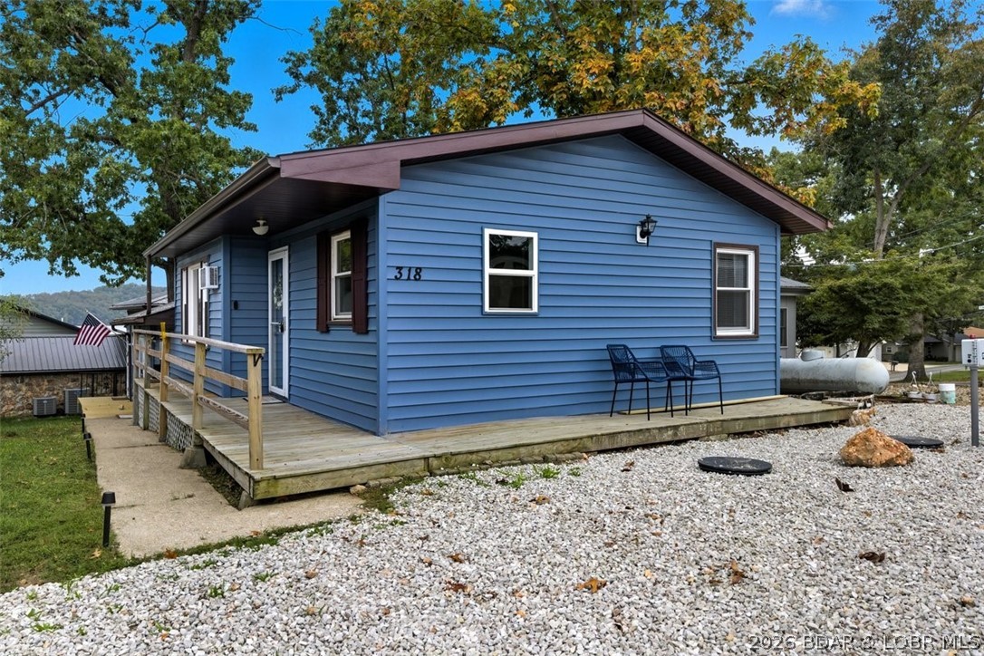 318 Long Acres Drive — photo