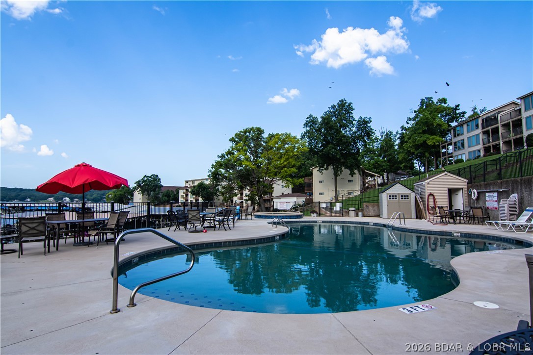 40 Robinwood Drive 1C — photo