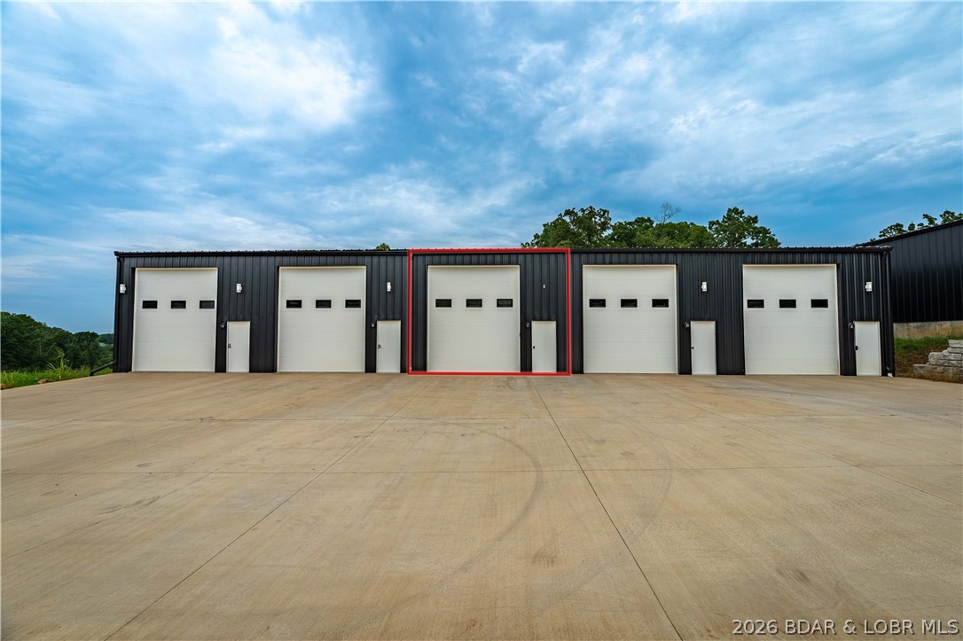 100 Man Cave Court 2C — photo
