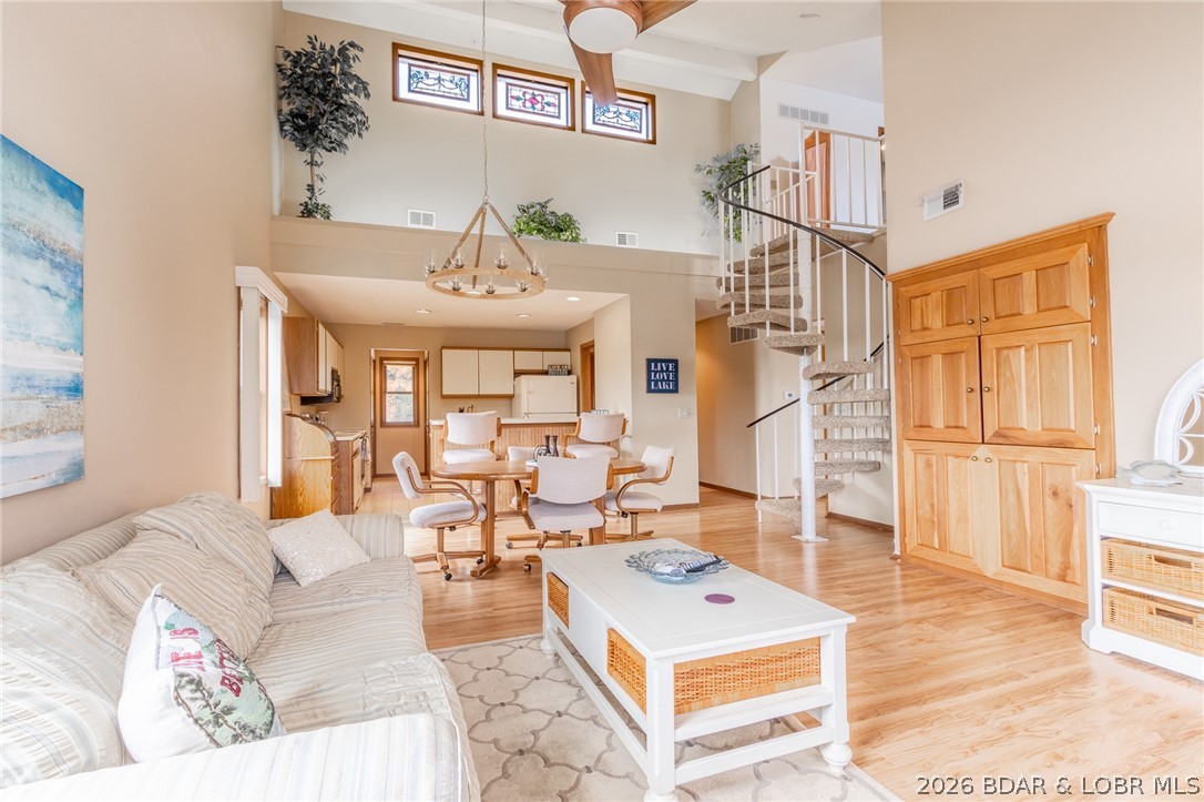210 Bluff Boulevard 4B — photo