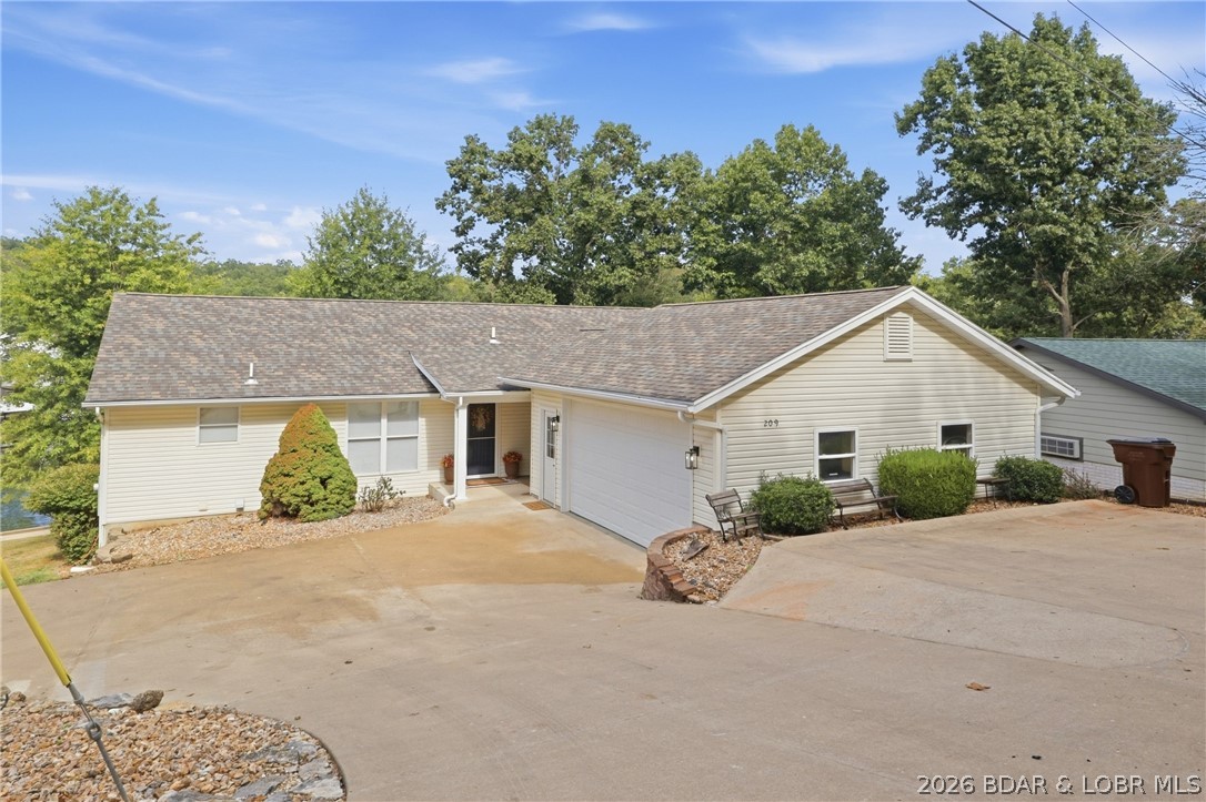 209 Hickory Grove Drive — photo