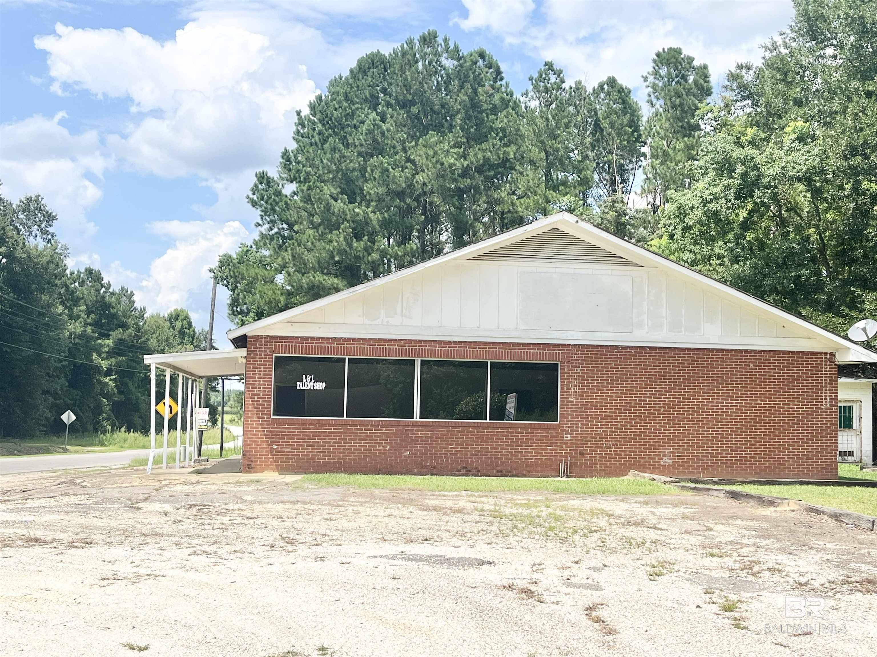 3186 Jack Springs Road — photo