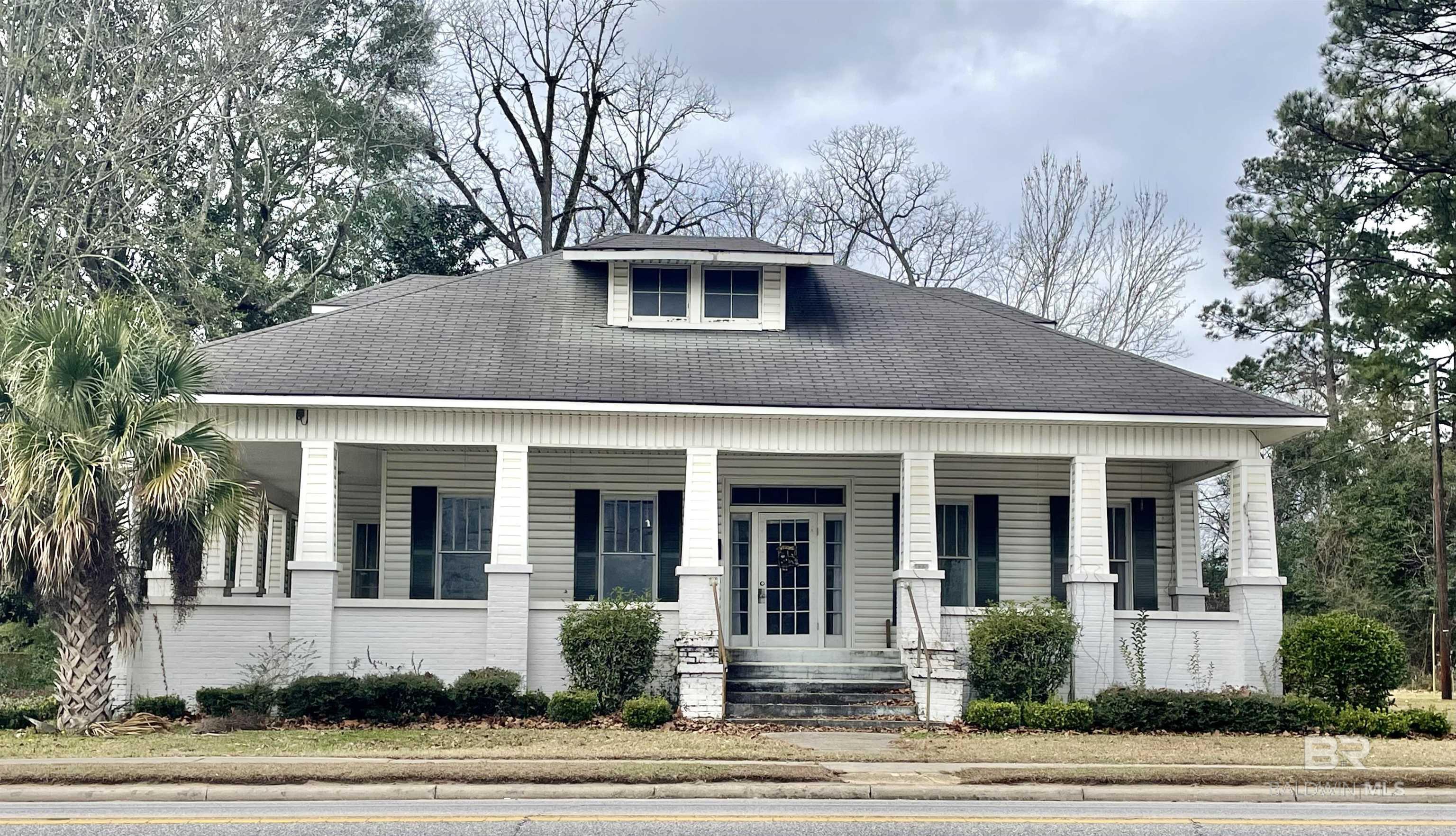 425 Douglas Avenue — photo