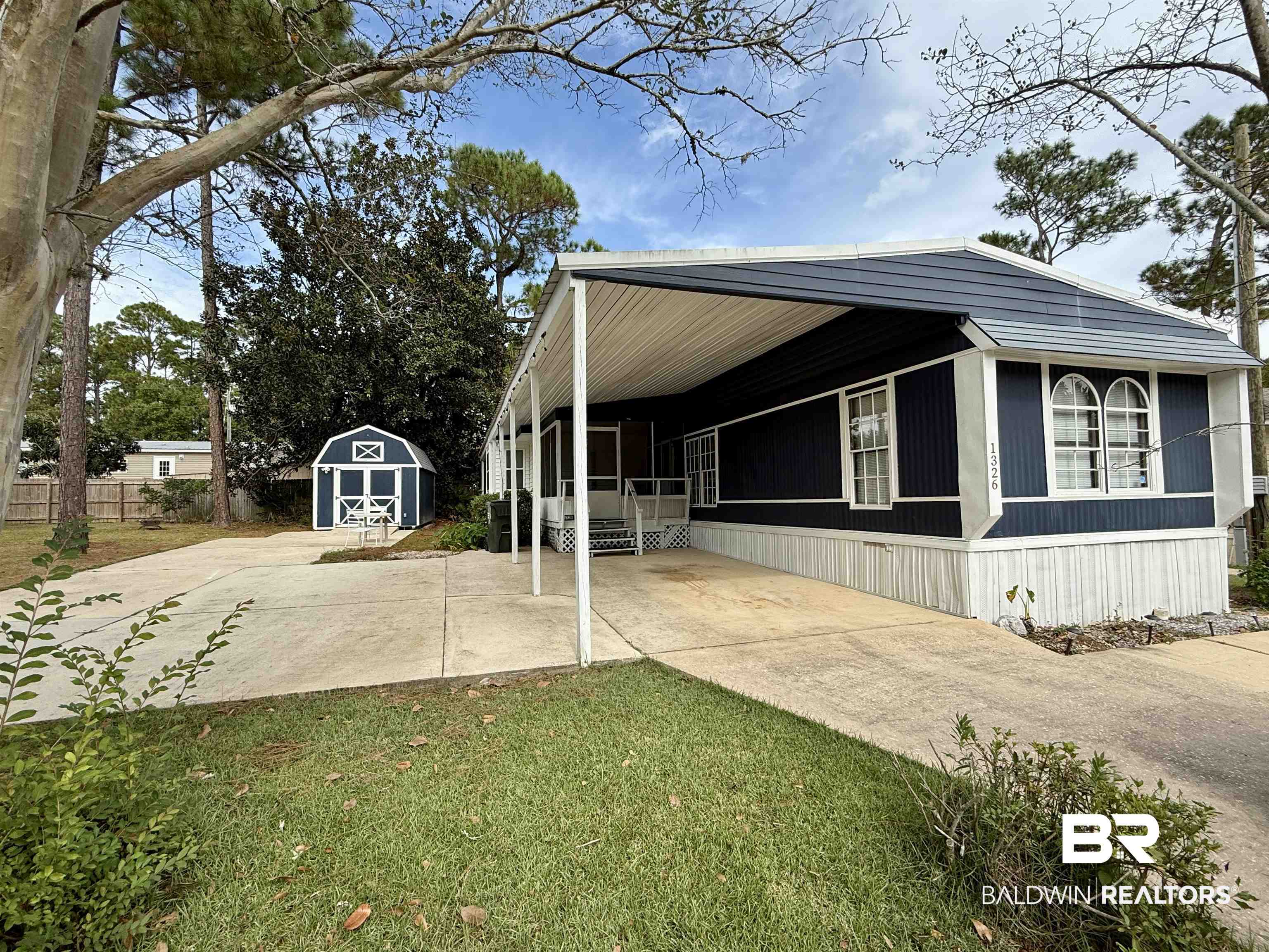 1326 Ridgewood Drive — photo
