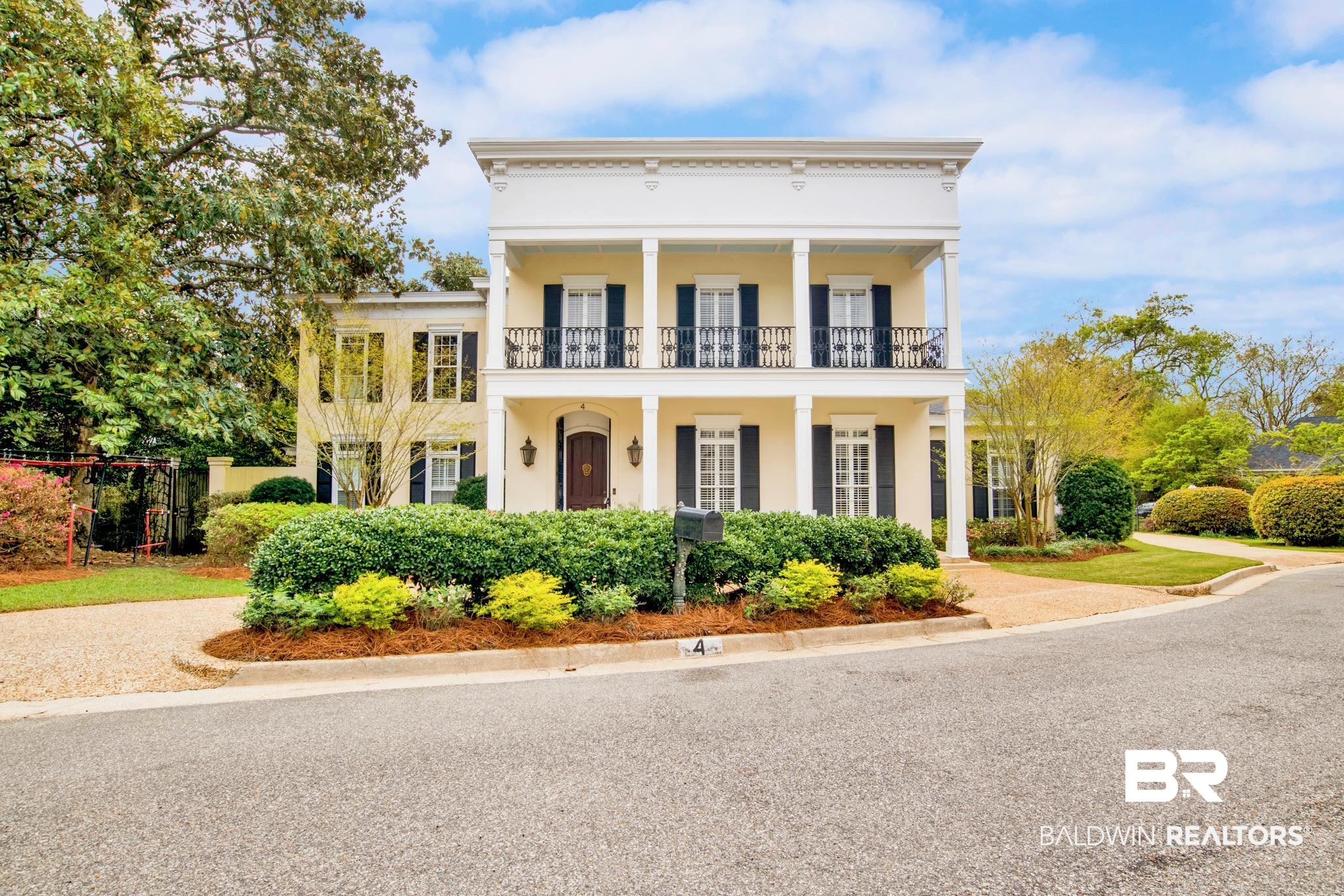 4 Savannah Court — photo
