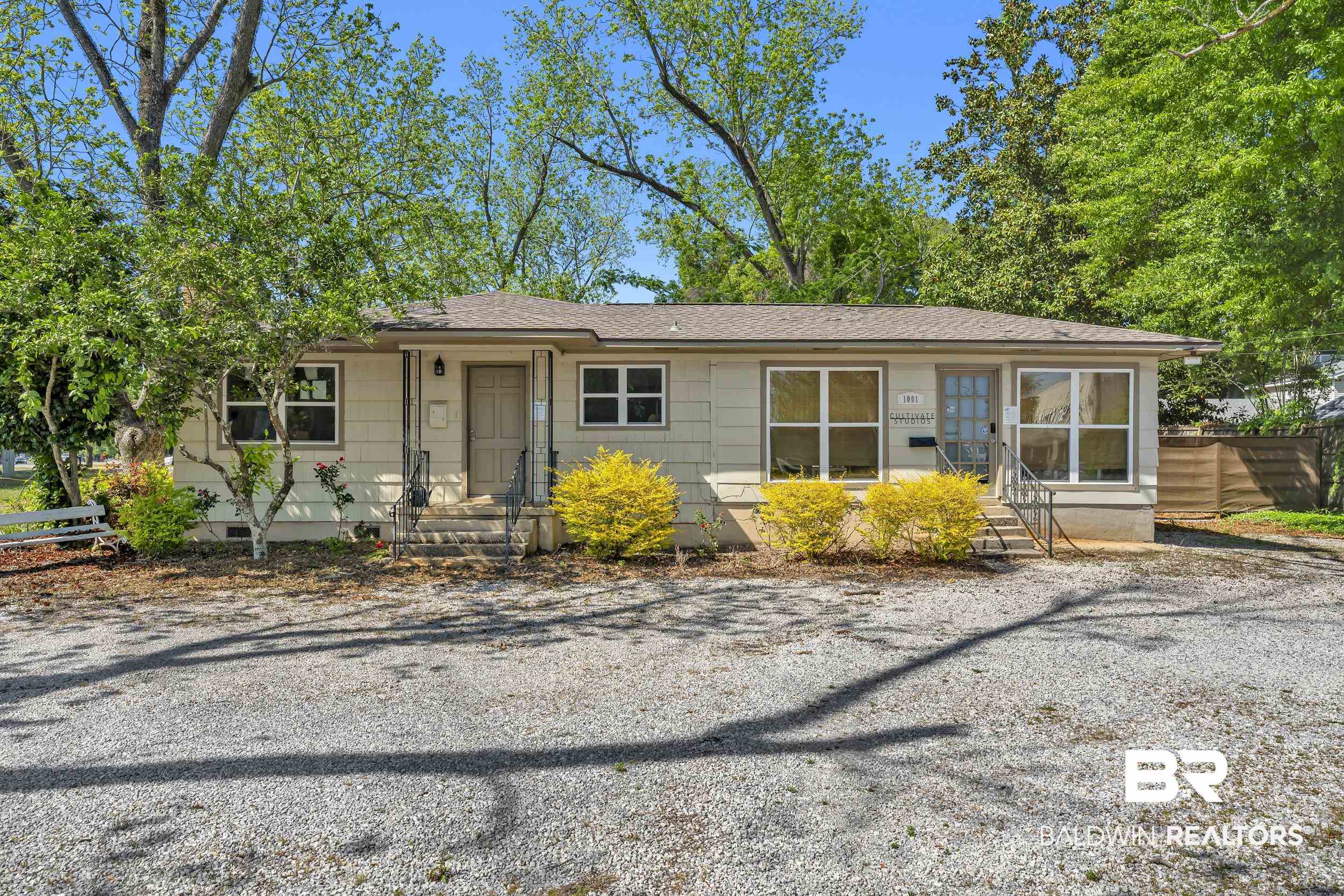 1001 Randall Avenue — photo