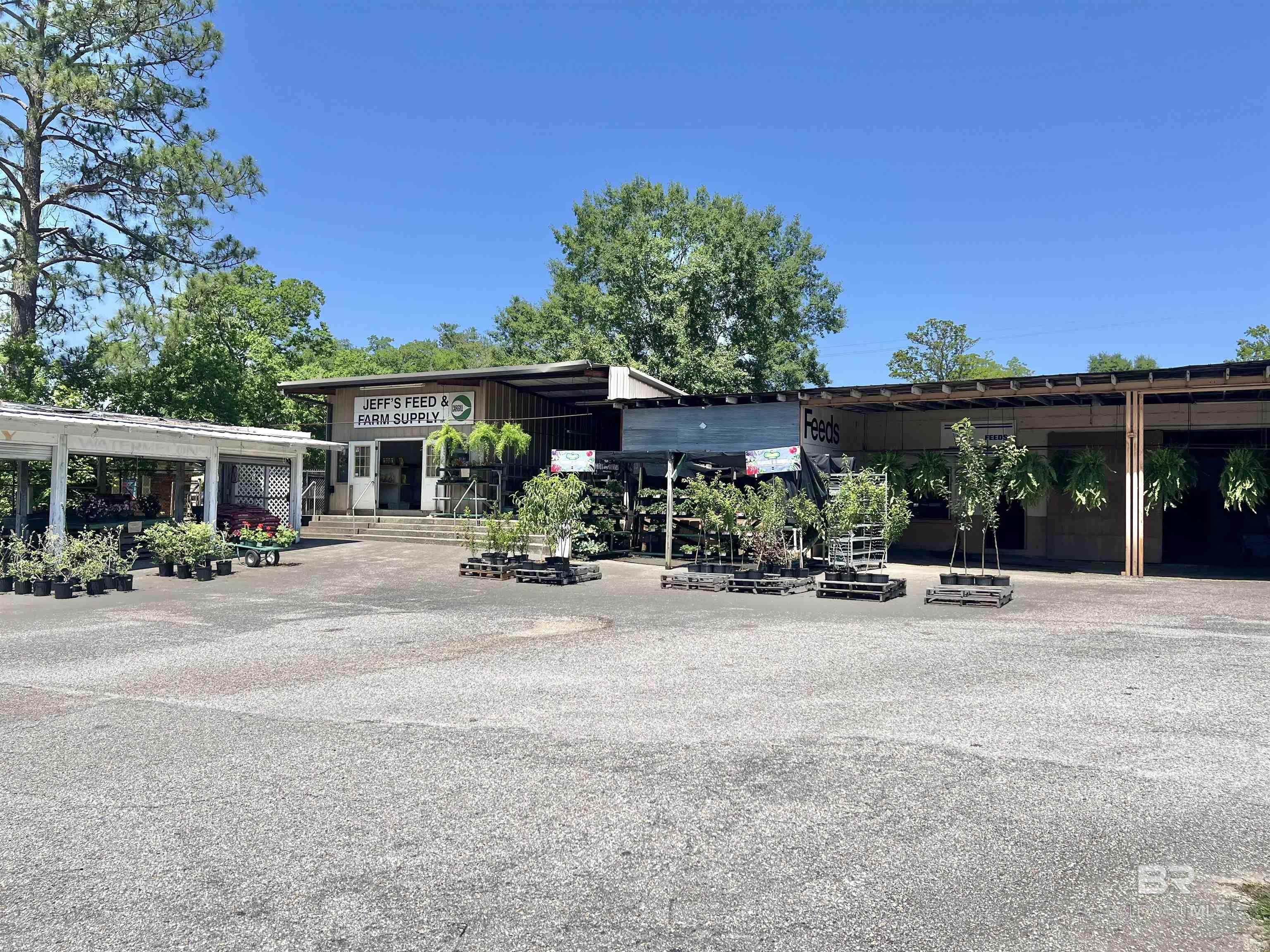 22207 Highway 31 — photo