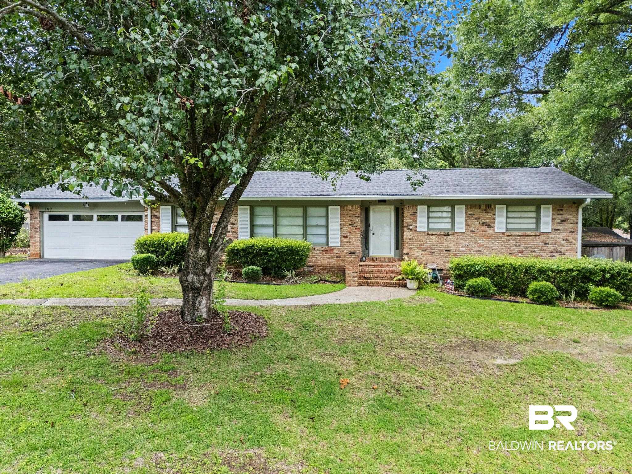 167 Country Club Drive — photo