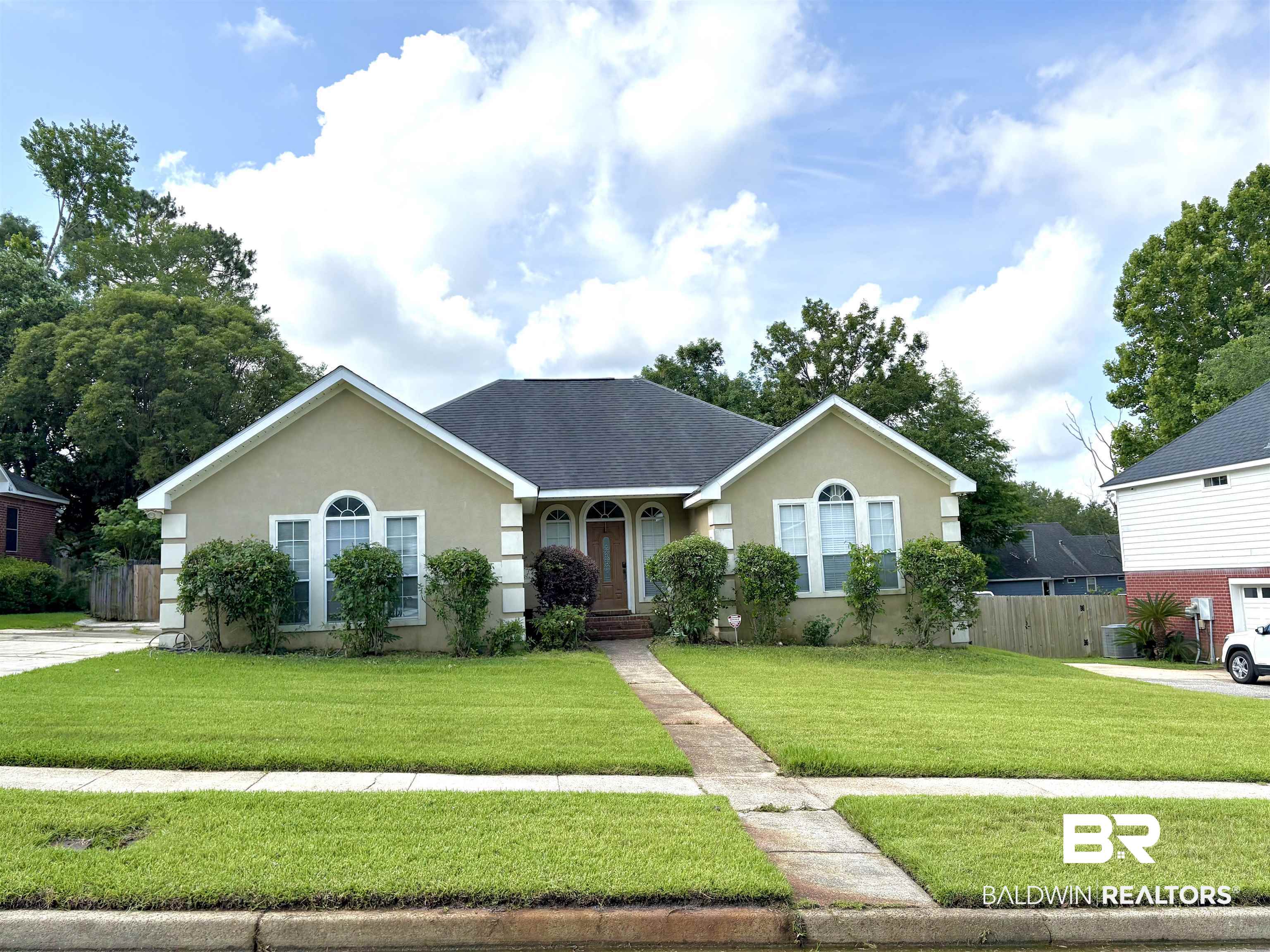 7201 N Ashmoor Drive — photo